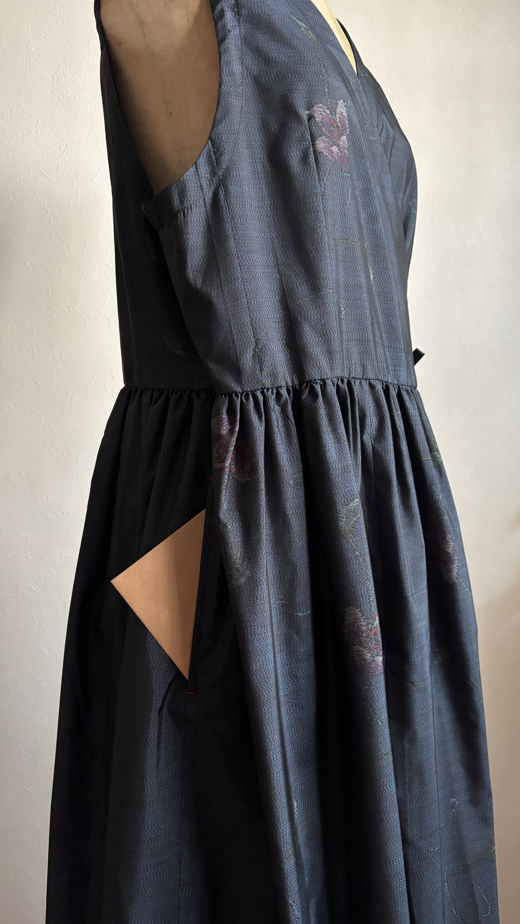 38－＼紫音 -SHION-／大島紬カシュクールワンピース 身幅53cm 着丈118cm