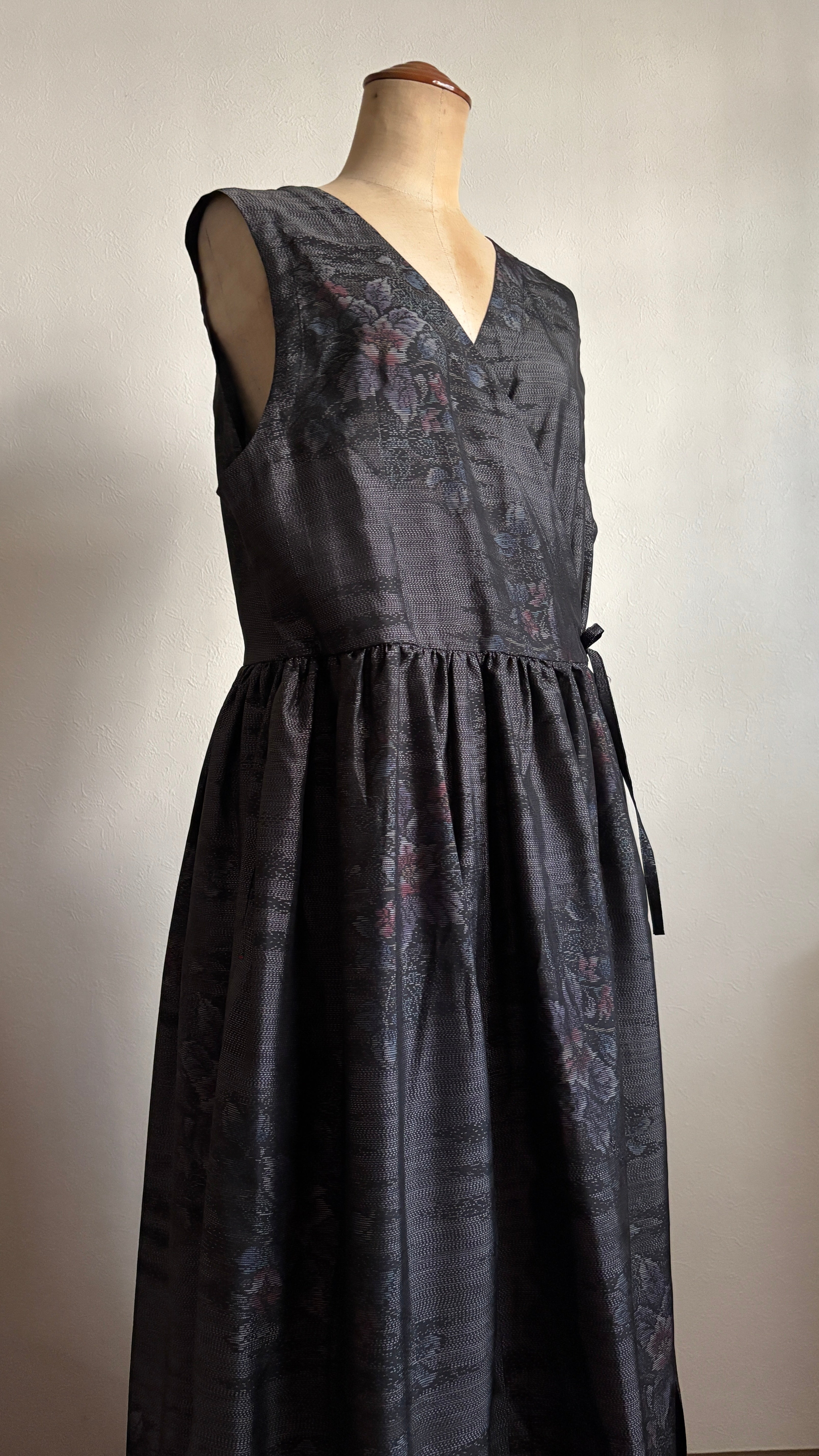 43－＼澄 -SUMI-／大島紬カシュクールワンピース 身幅53cm 着丈118cm