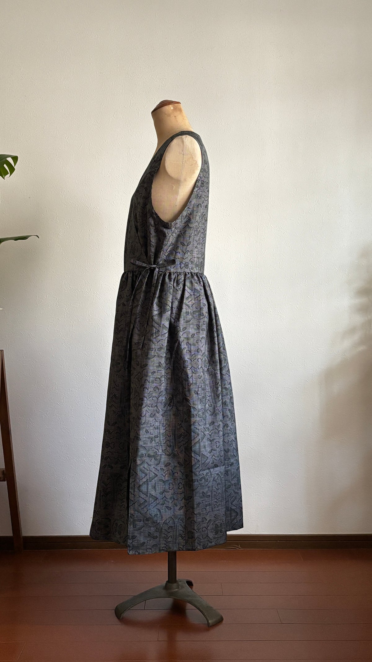 14－＼ 巴 －TOMOE－ ／大島紬カシュクールワンピース　身幅48cm  着丈113.5cm