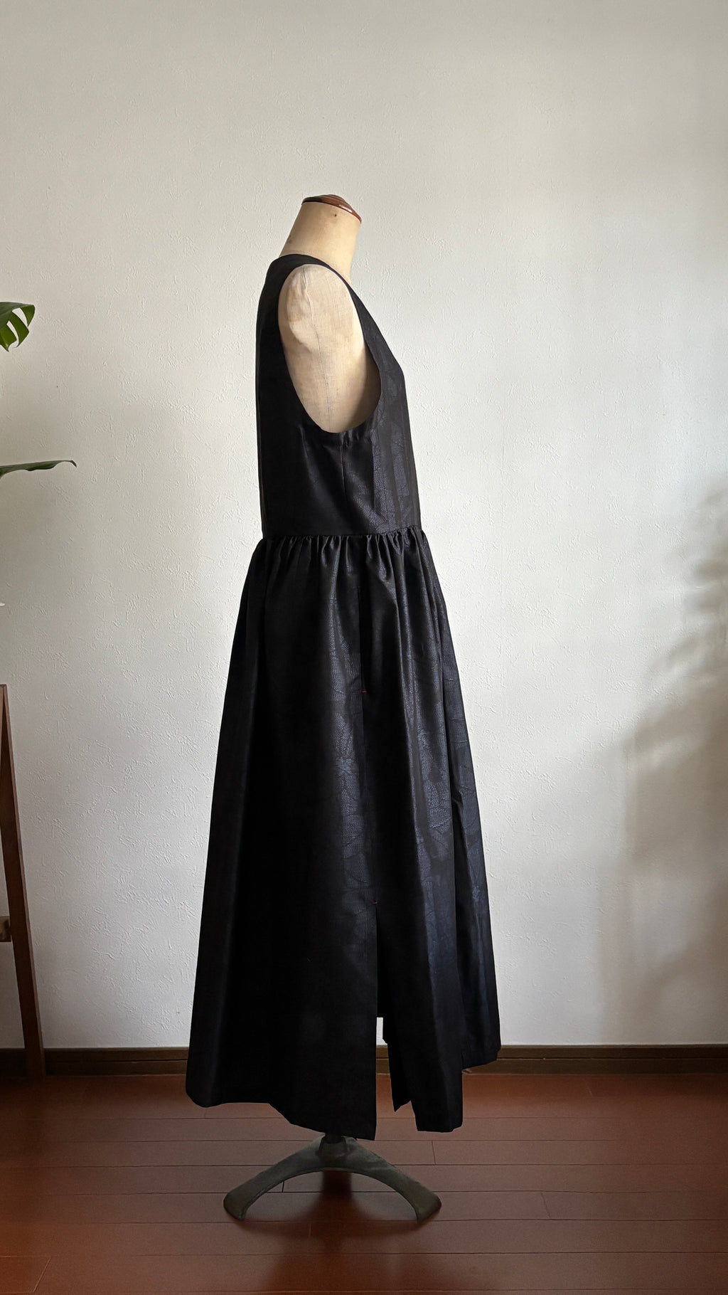 18－＼ 朔 －SAKU－ ／大島紬カシュクールワンピース　身幅48cm  着丈118cm