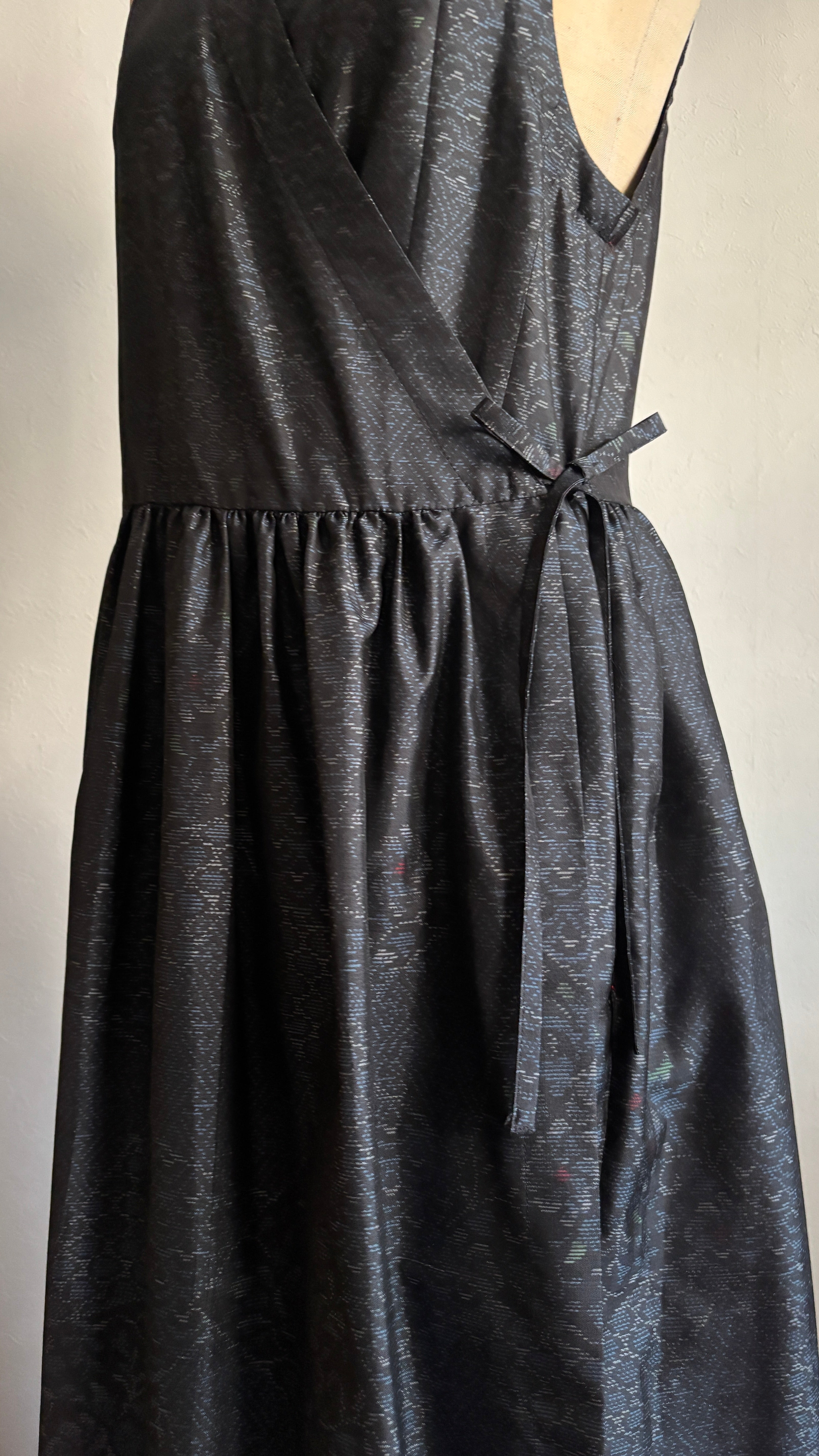 12－＼和葉 -KAZUHA-／大島紬カシュクールワンピース  身幅45cm  着丈120.5cm