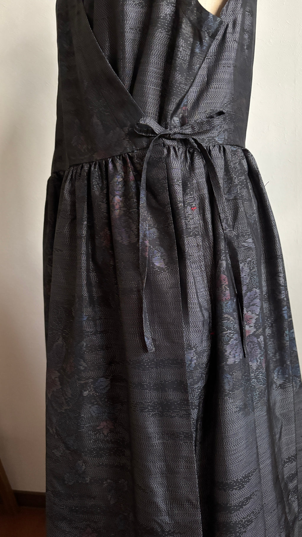 43－＼澄 -SUMI-／大島紬カシュクールワンピース 身幅53cm 着丈118cm