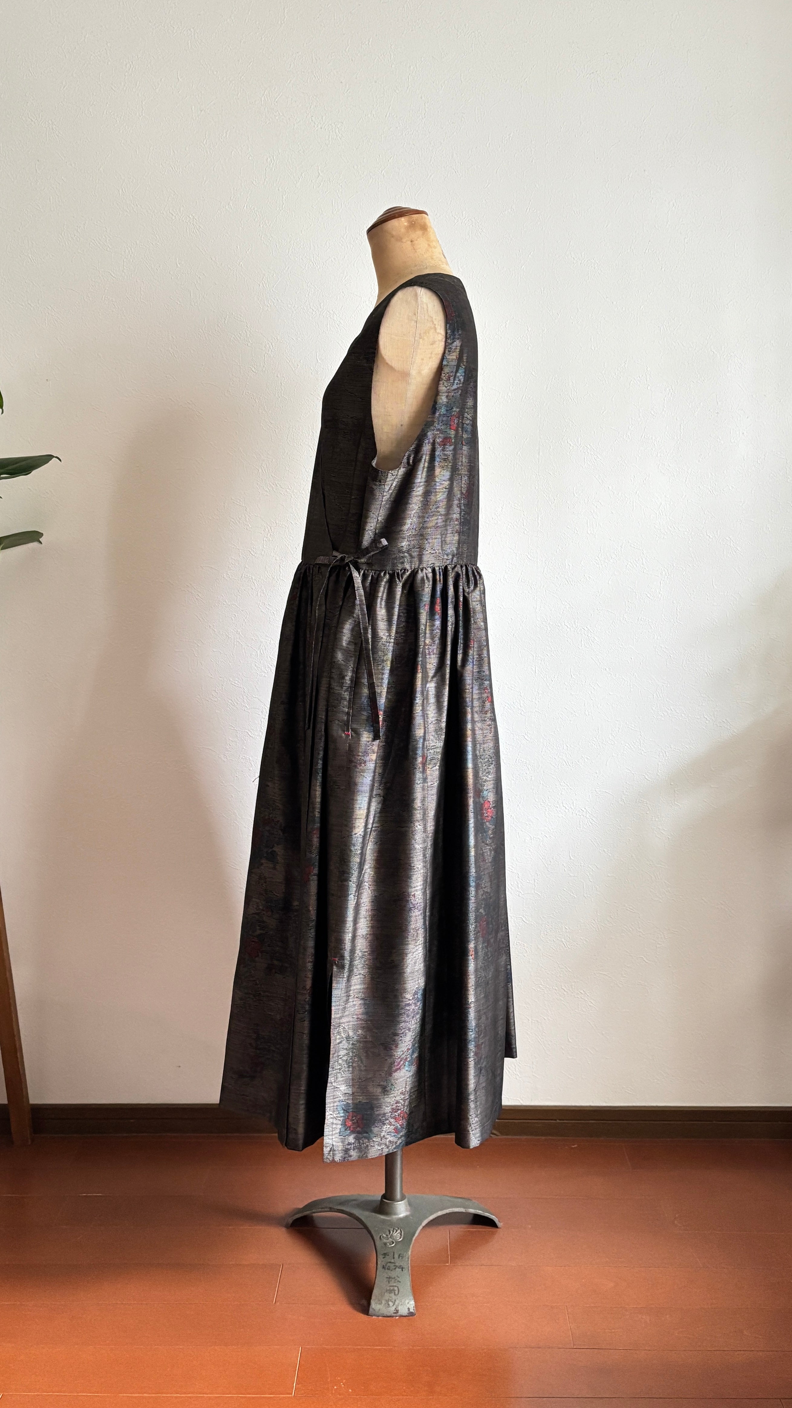 31－＼ りら －RIRA－ ／ 大島紬カシュクールワンピース 身幅53cm 着丈114cm 証紙あり