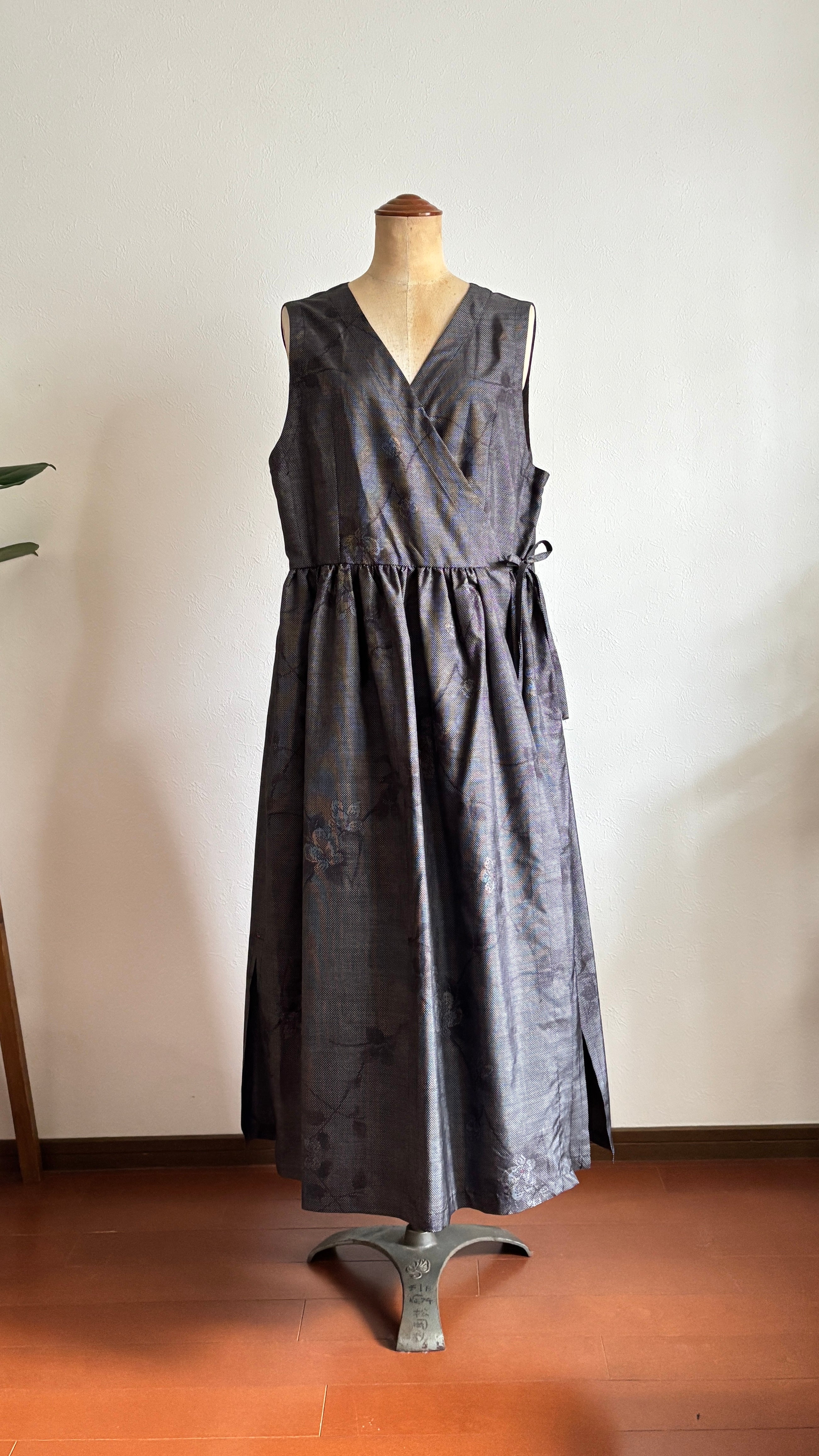 32－＼ しの －SHINO－ ／ 大島紬カシュクールワンピース 身幅53cm 着丈118cm