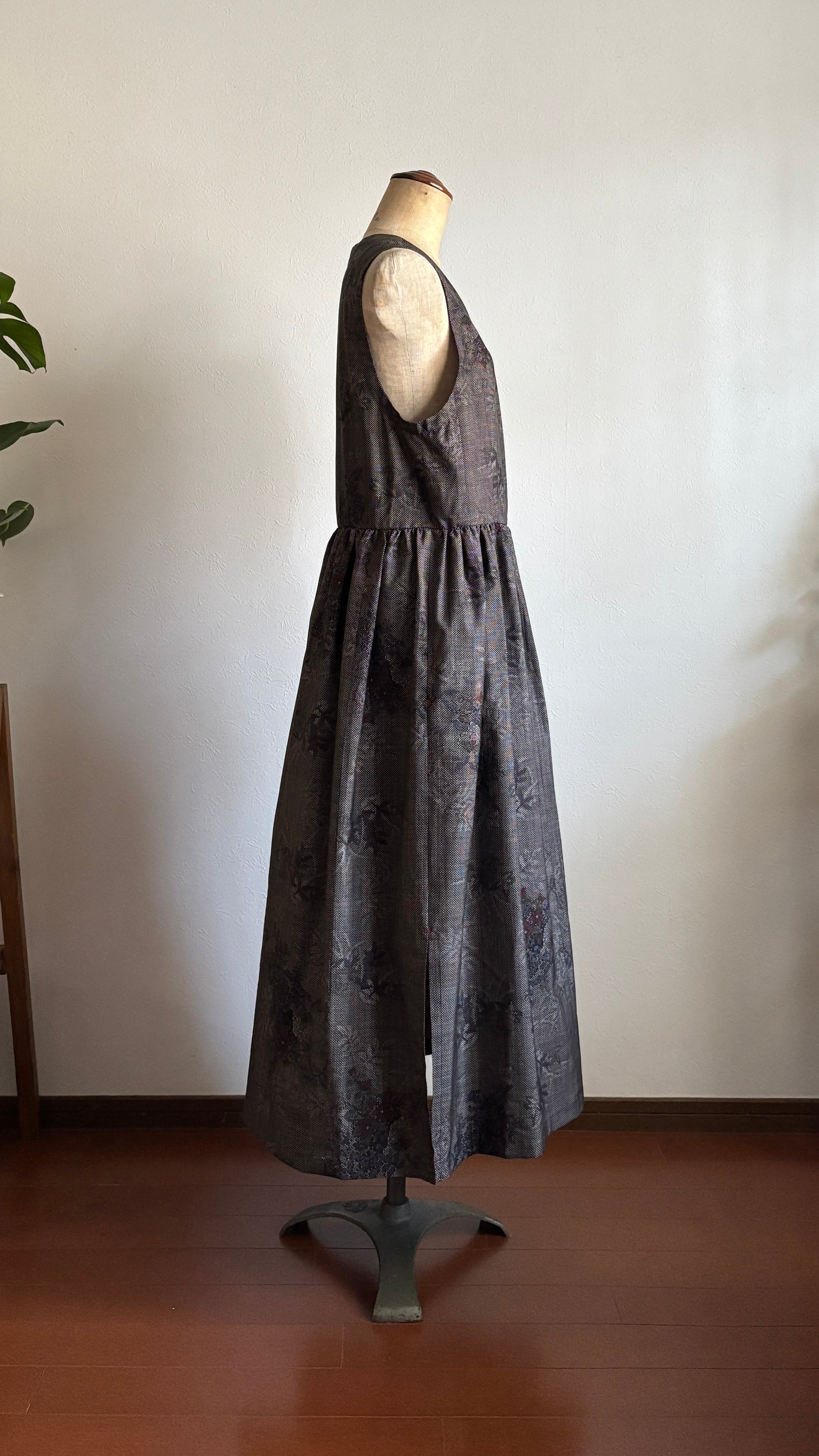 15－＼彩乃 -AYANO-／大島紬カシュクールワンピース  身幅48cm  着丈118cm  証紙付き