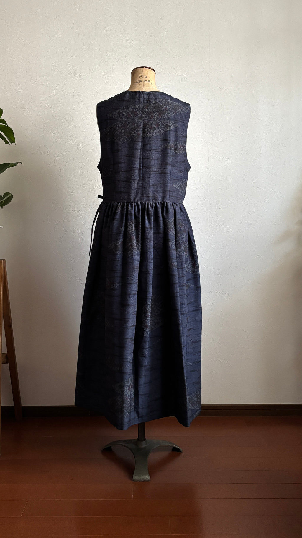 36－＼御幸 -MIYUKI-／大島紬カシュクールワンピース身幅53cm  着丈119cm