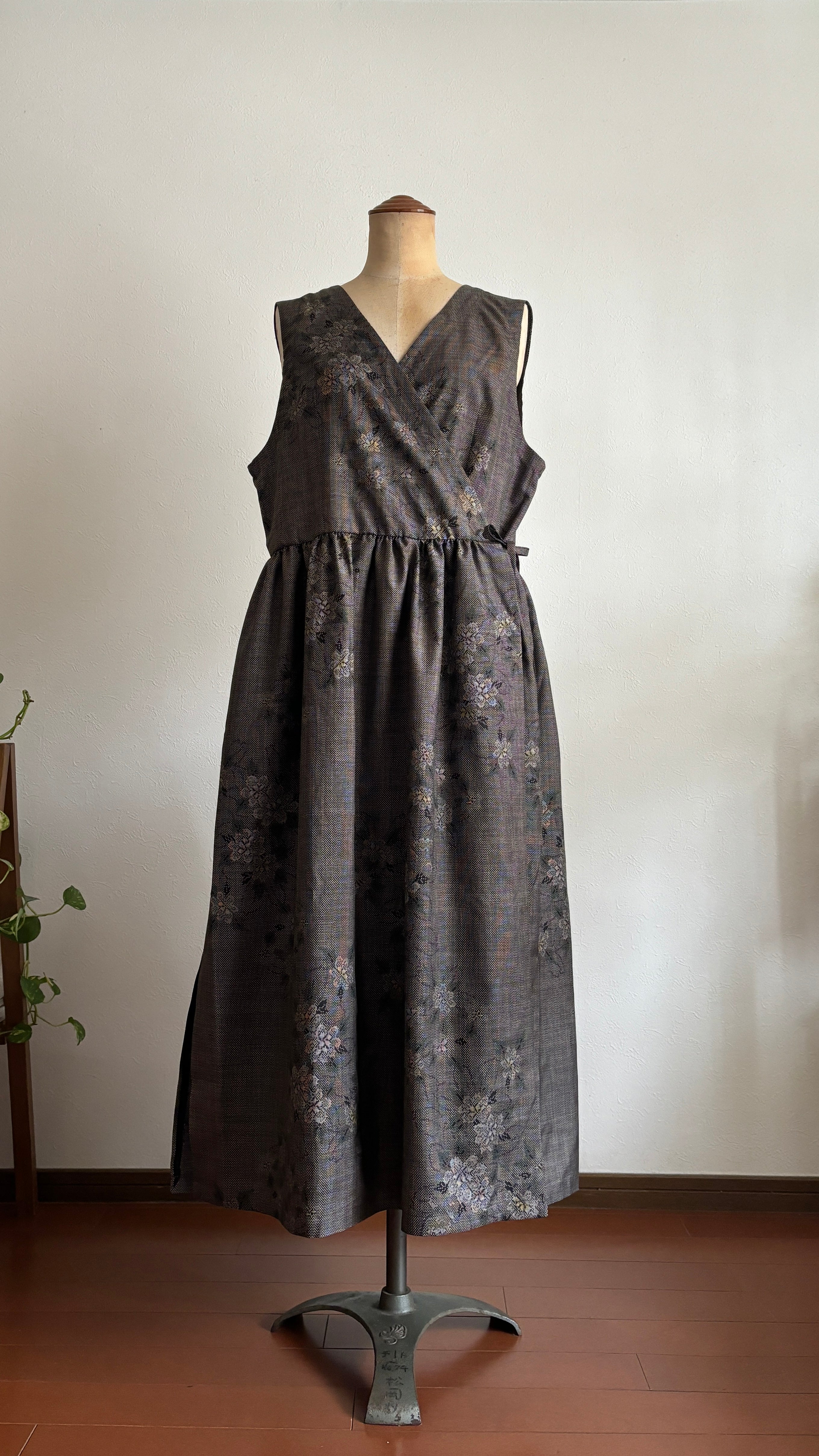 19－  ＼ 金平糖 －KONPEITOU－ ／ 大島紬カシュクールワンピース　身幅53cm  着丈117cm