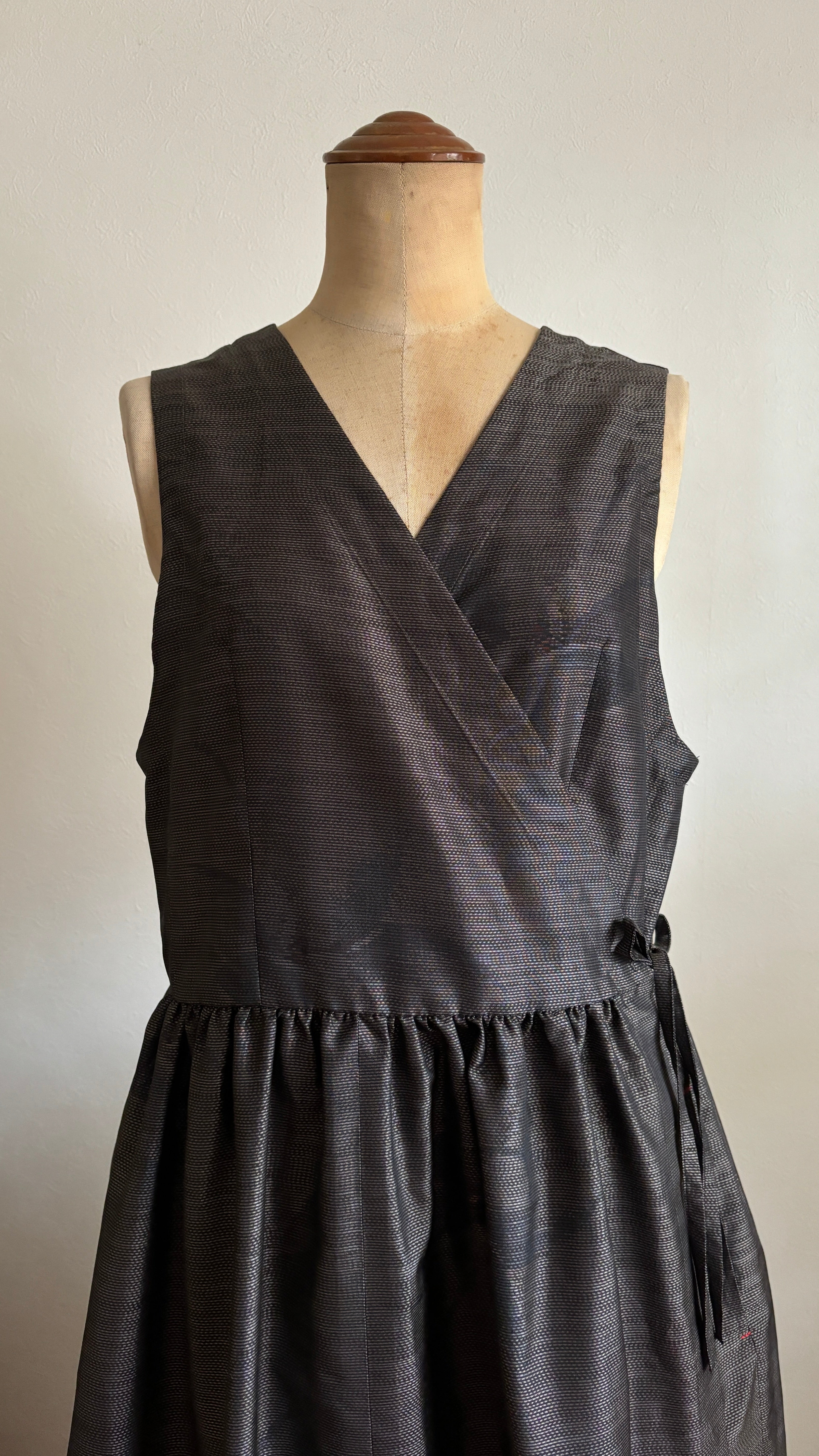 13－＼ 鈍艶 －NIBITSUYA－ ／大島紬カシュクールワンピース　身幅48cm  着丈118cm