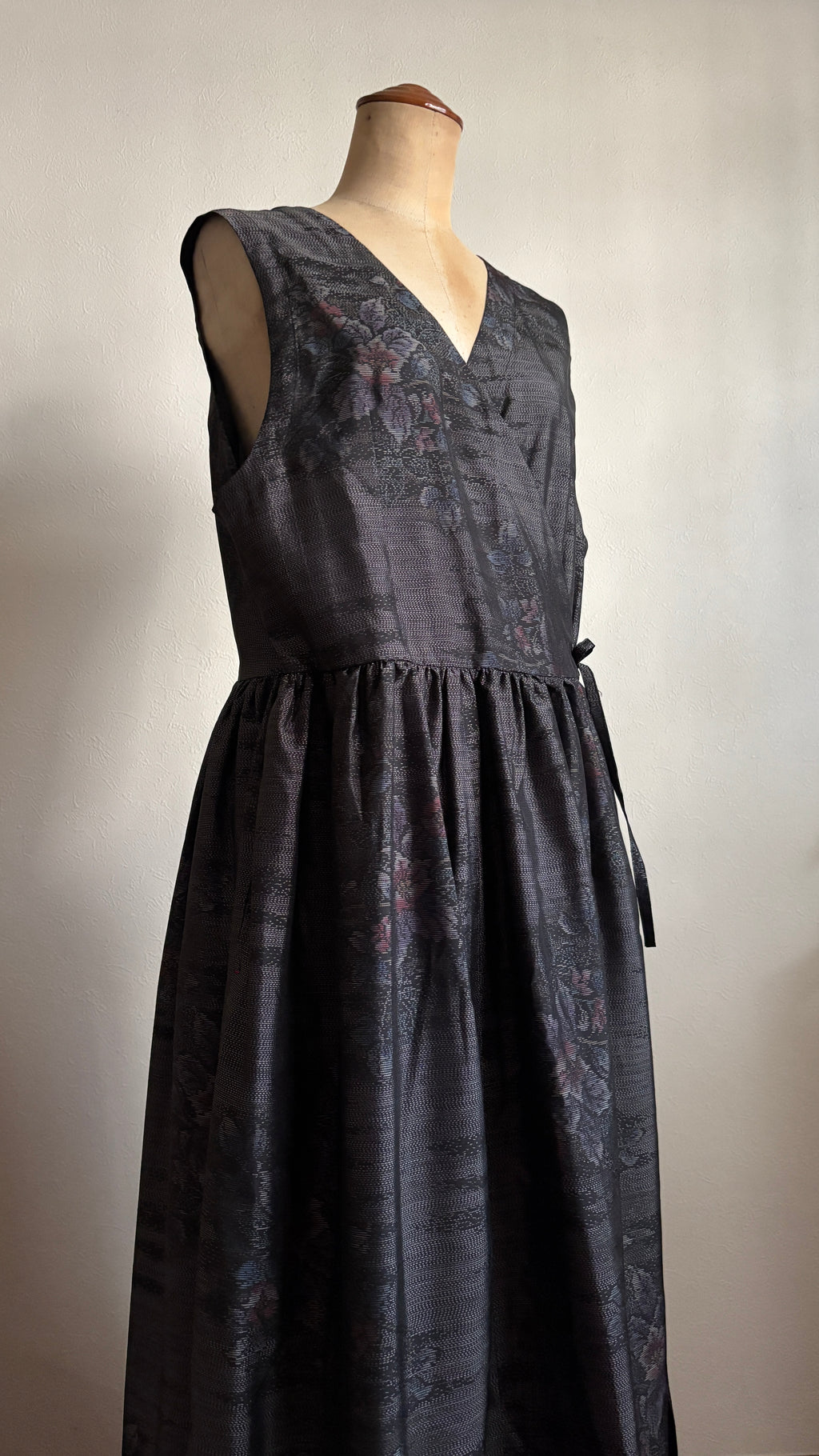 43－＼澄 -SUMI-／大島紬カシュクールワンピース 身幅53cm 着丈118cm