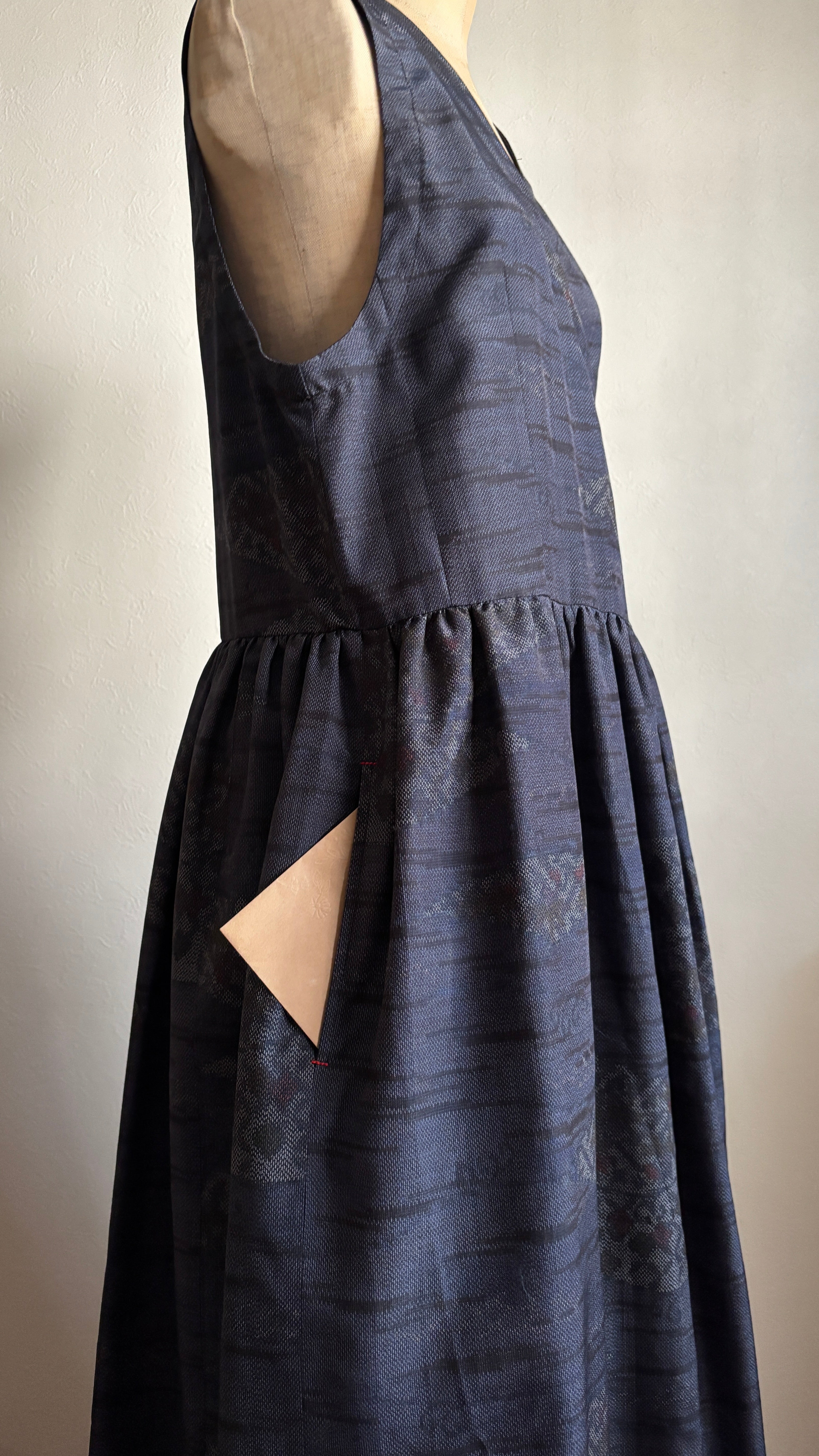 36－＼御幸 -MIYUKI-／大島紬カシュクールワンピース身幅53cm  着丈119cm