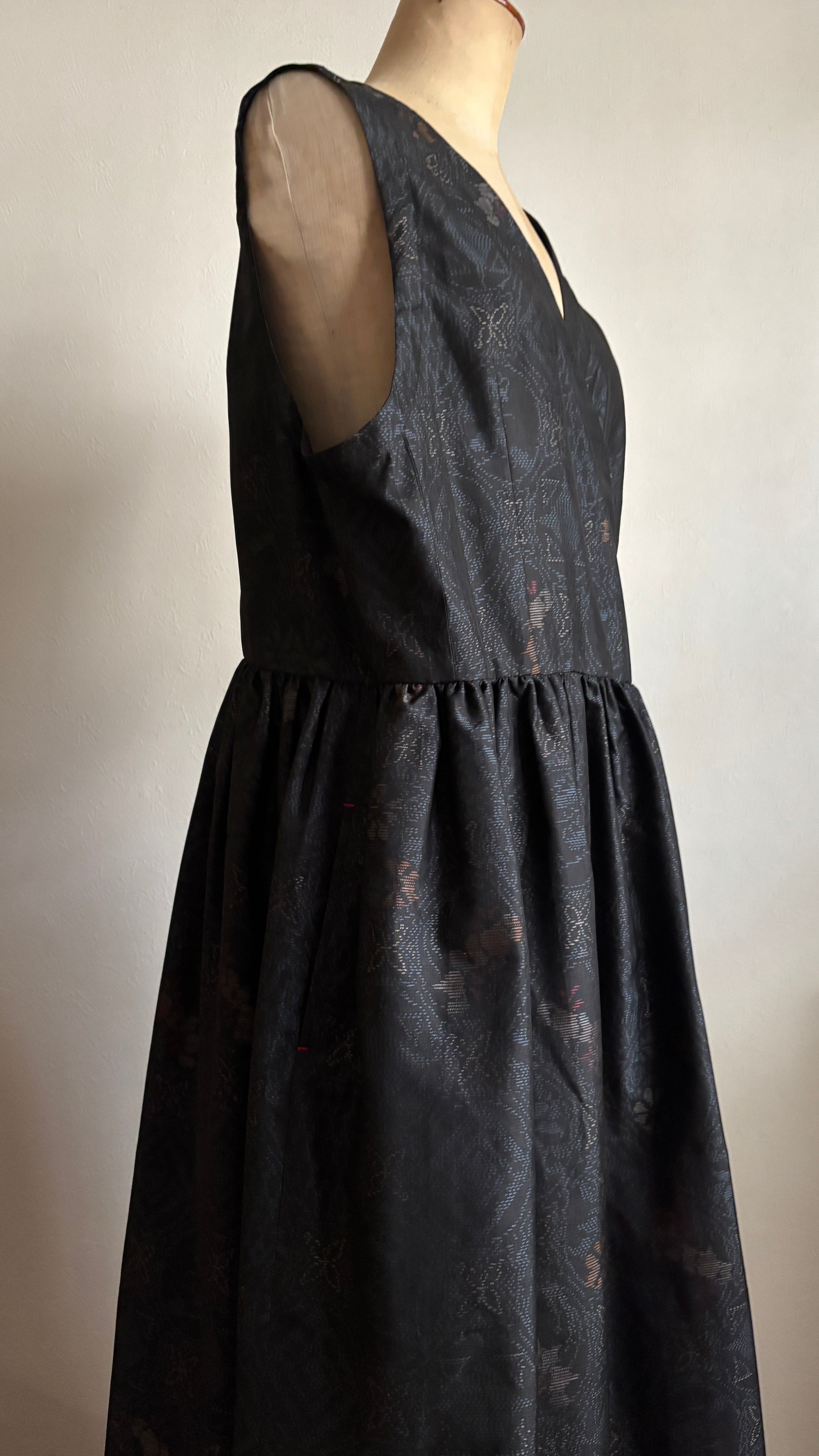 39－＼深月 -MITSUKI-／大島紬カシュクールワンピース 身幅53cm 着丈113cm