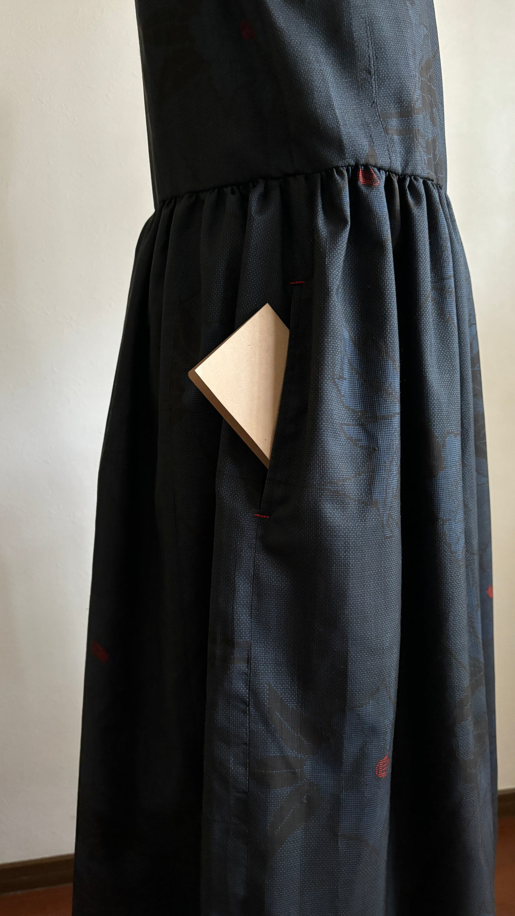 25－＼夜更朱 －YOFUKESHU－／  身幅48cm  着丈118.5cm 証紙付き