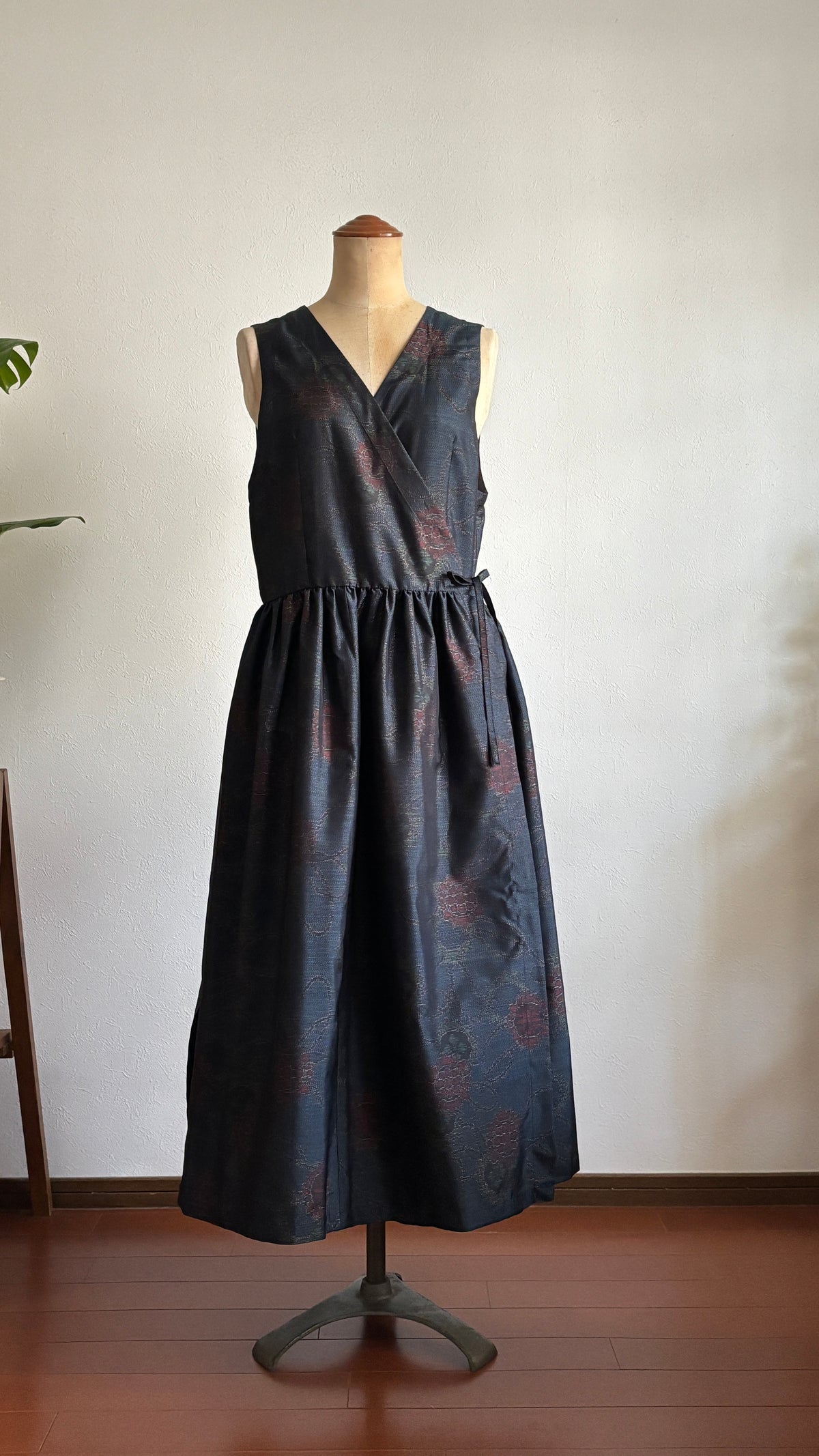 16－＼ 苑 －SONO－ ／大島紬カシュクールワンピース　身幅48cm  着丈116cm