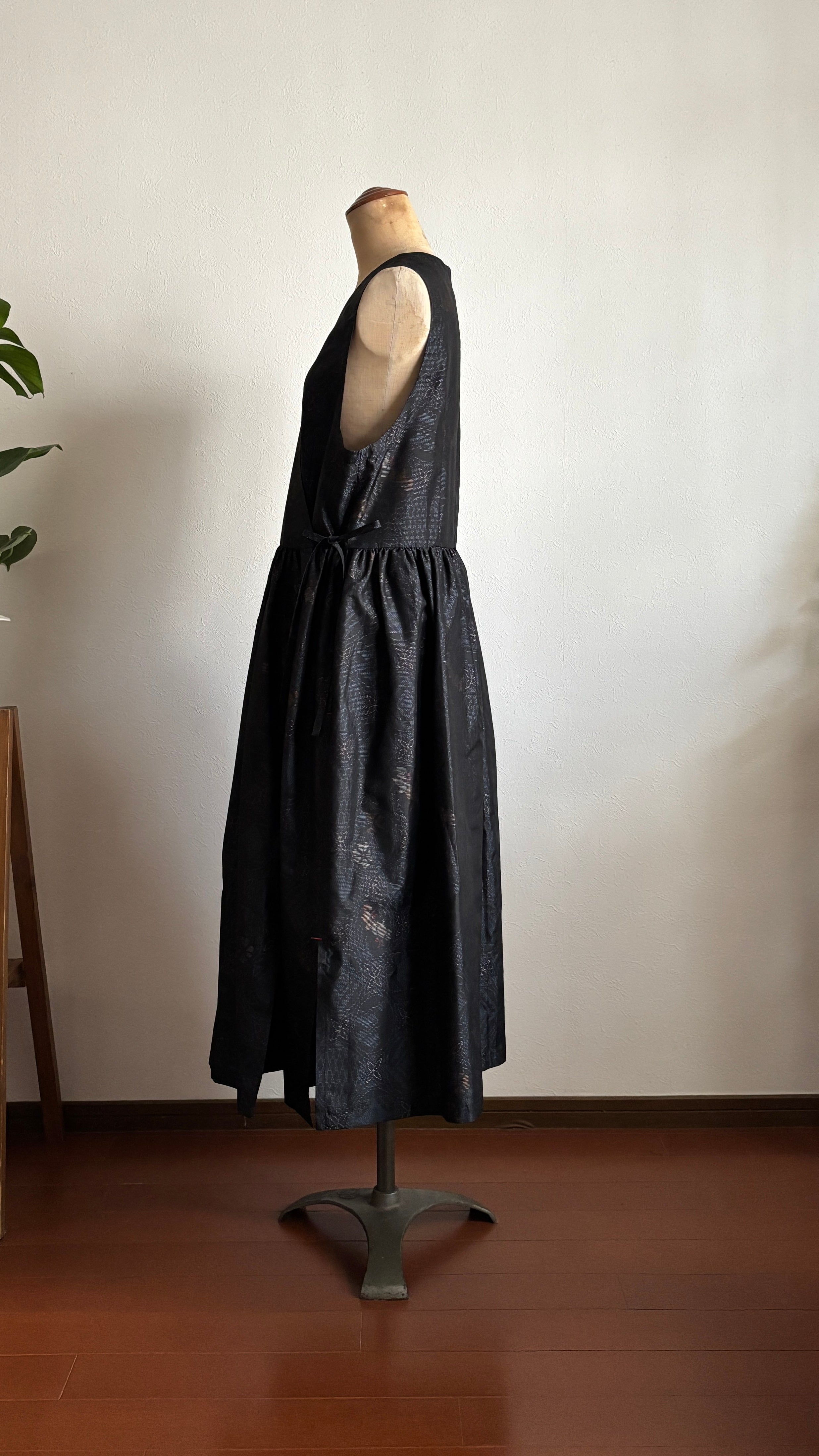 39－＼深月 -MITSUKI-／大島紬カシュクールワンピース 身幅53cm 着丈113cm