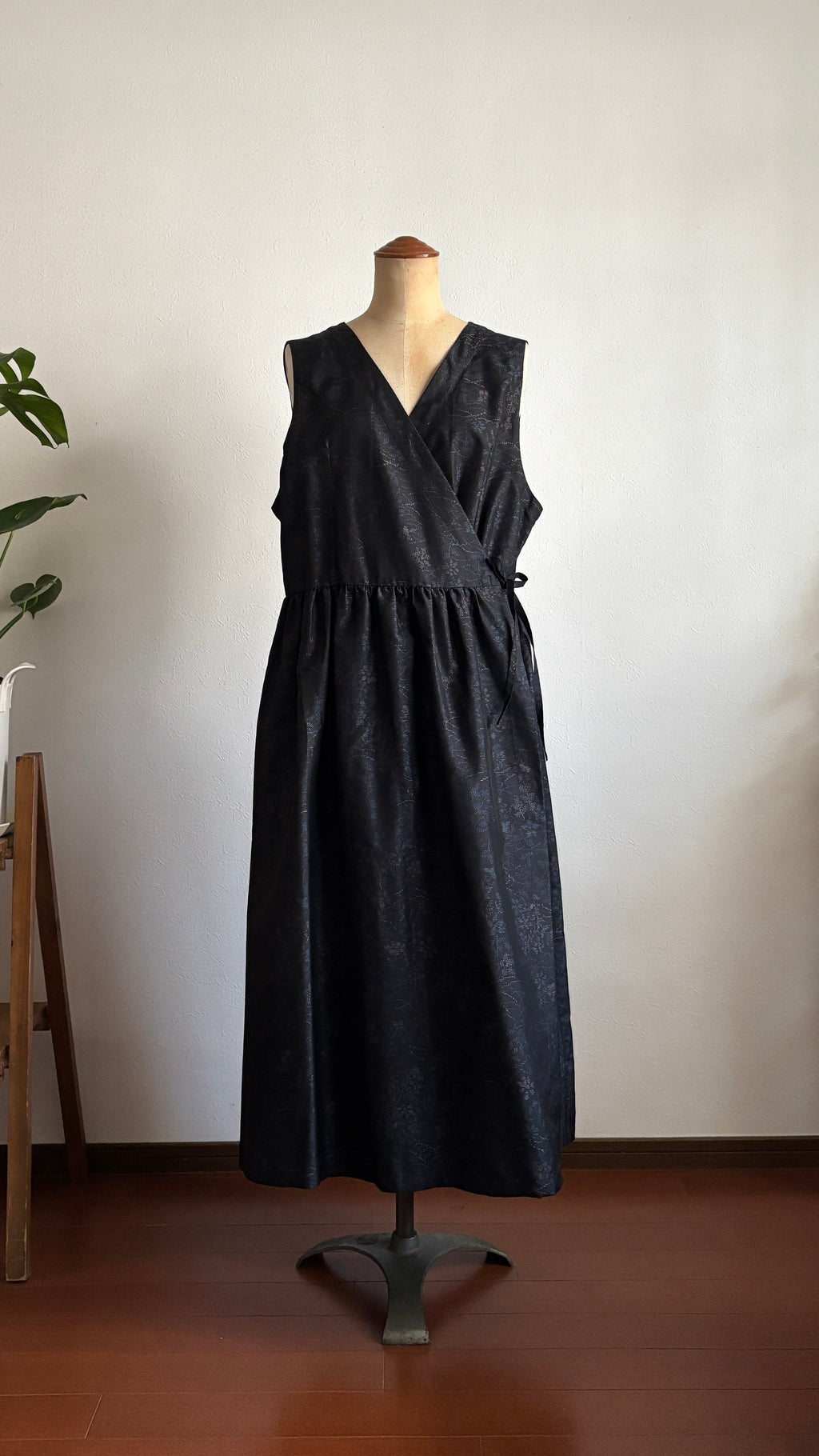 33－＼小春 -KOHARU-／  大島紬カシュクールワンピース 身幅53cm 着丈117cm