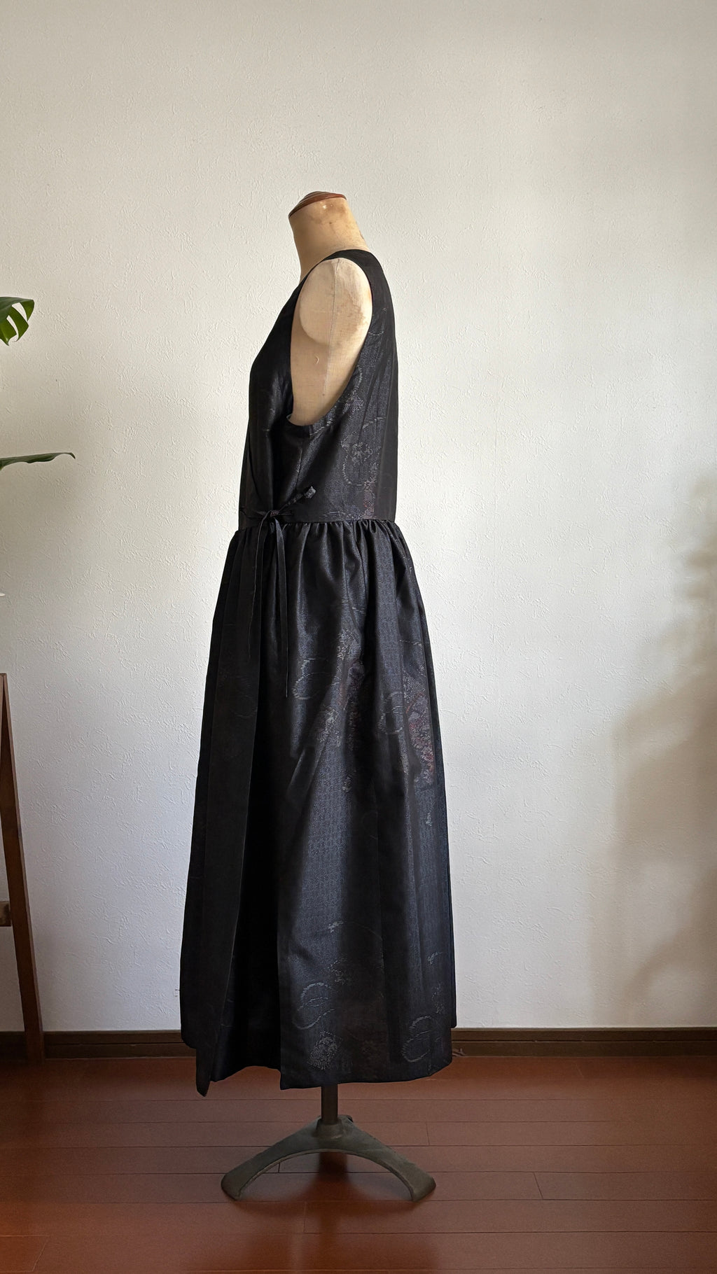 15－＼ 絲 －ITO－ ／大島紬カシュクールワンピース　身幅48cm  着丈116.5cm