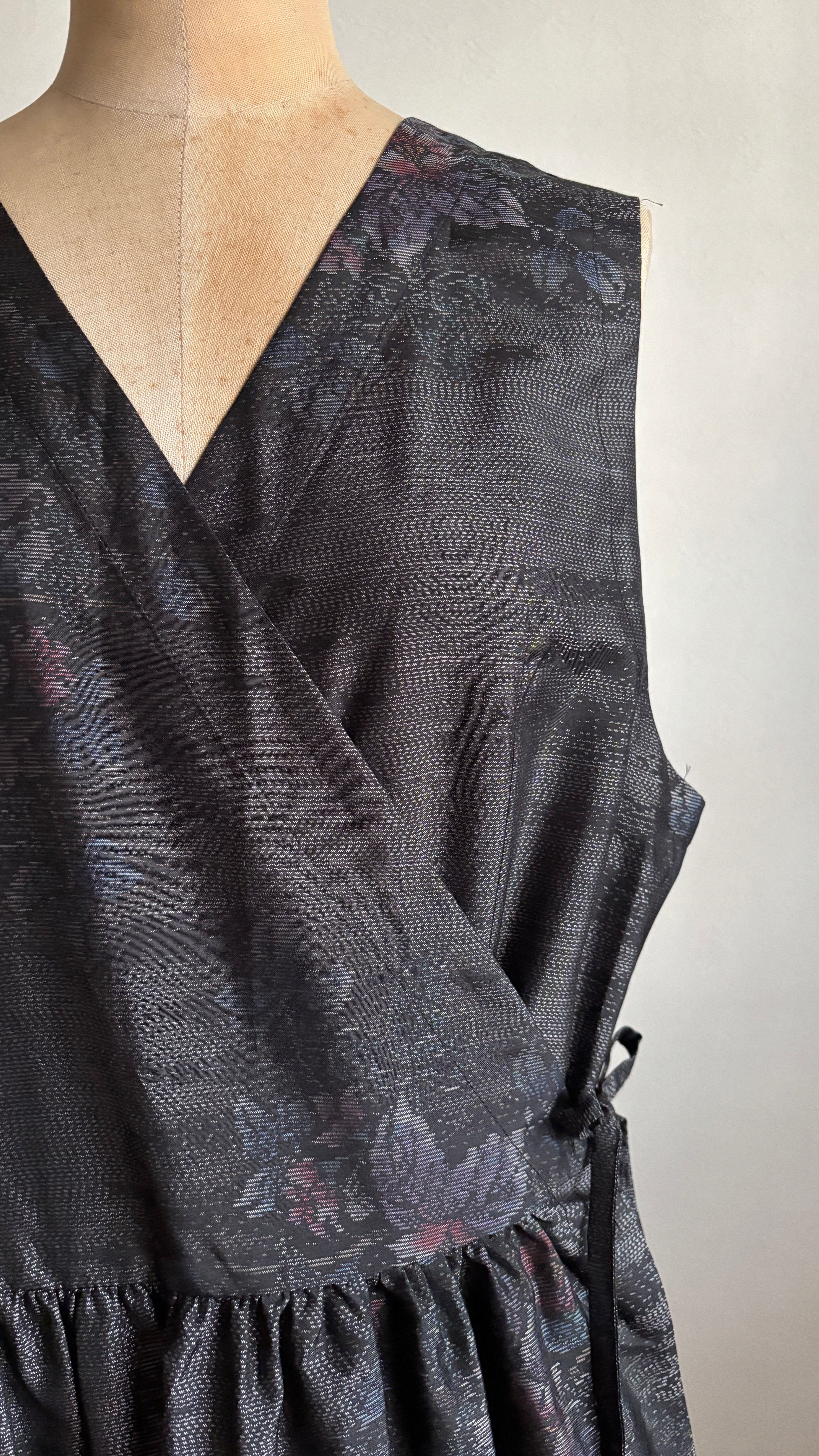 43－＼澄 -SUMI-／大島紬カシュクールワンピース 身幅53cm 着丈118cm