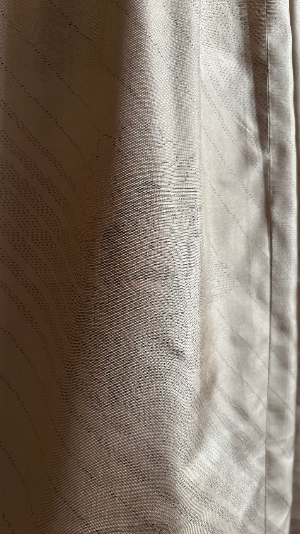 01－＼ 初音－HATUNE  ／大島紬カシュクールワンピース  身幅45cm  着丈117cm