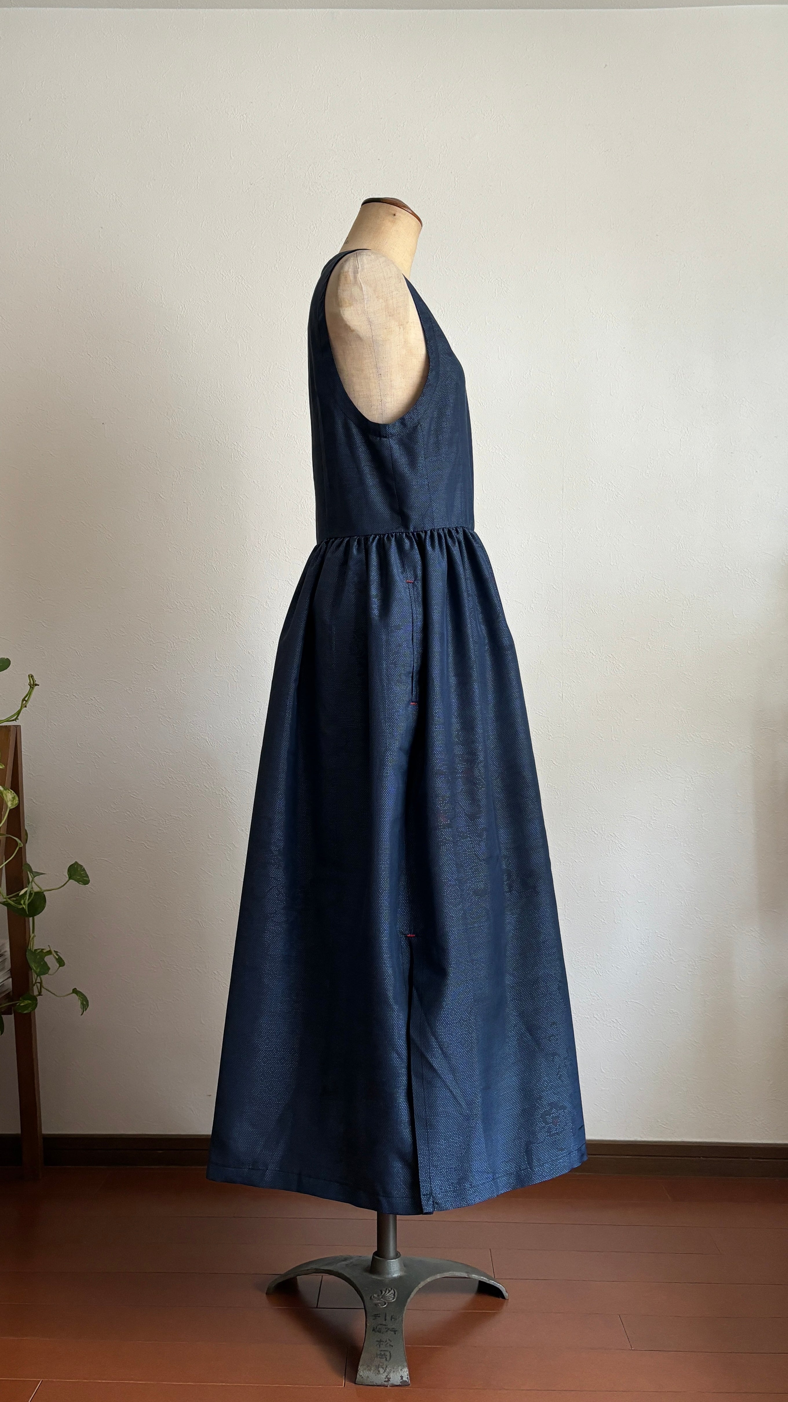 10－＼ 淡藍 －TANRAN－ ／  大島紬カシュクールワンピース　身幅45cm  着丈118cm