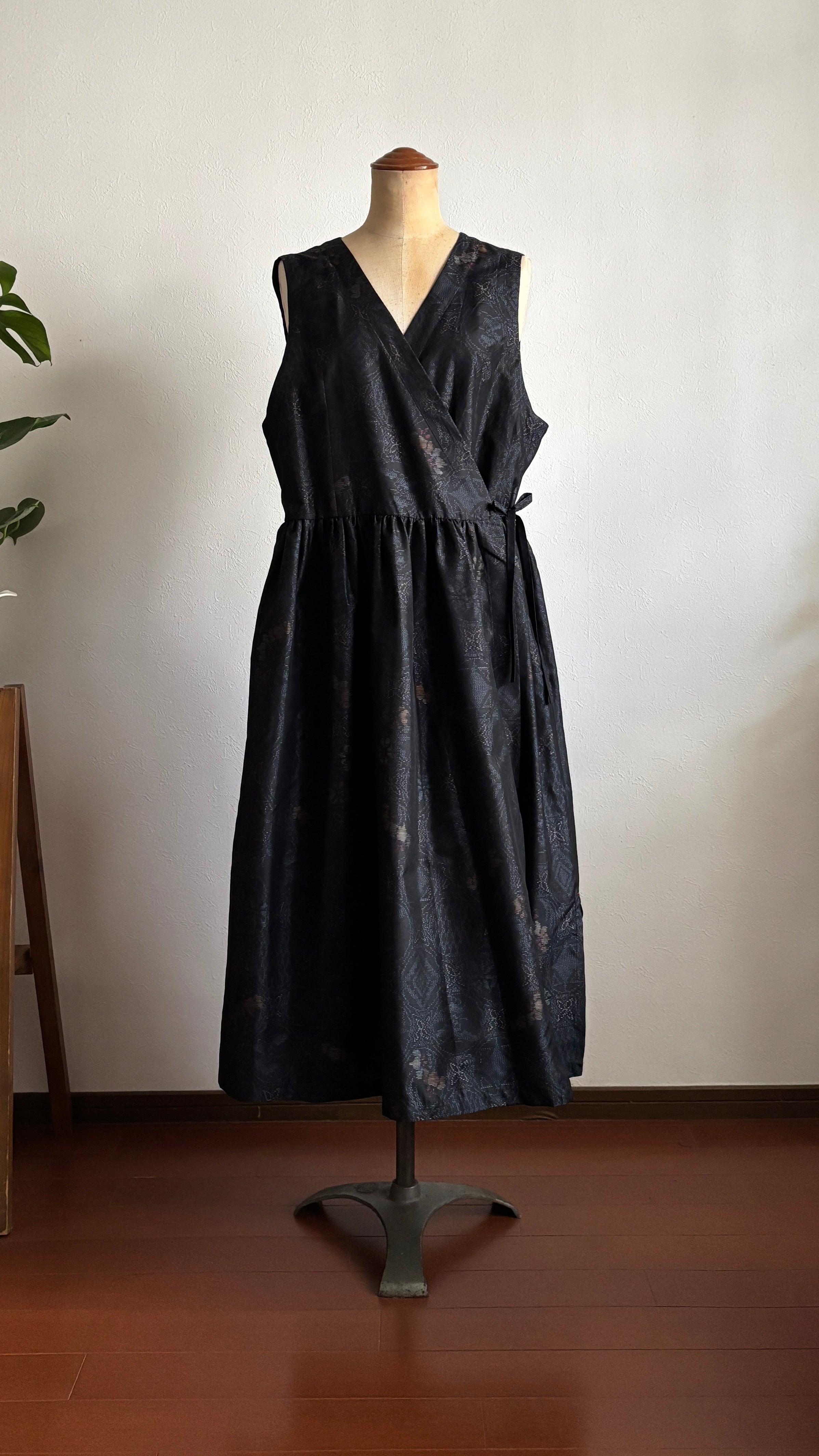 39－＼深月 -MITSUKI-／大島紬カシュクールワンピース 身幅53cm 着丈113cm