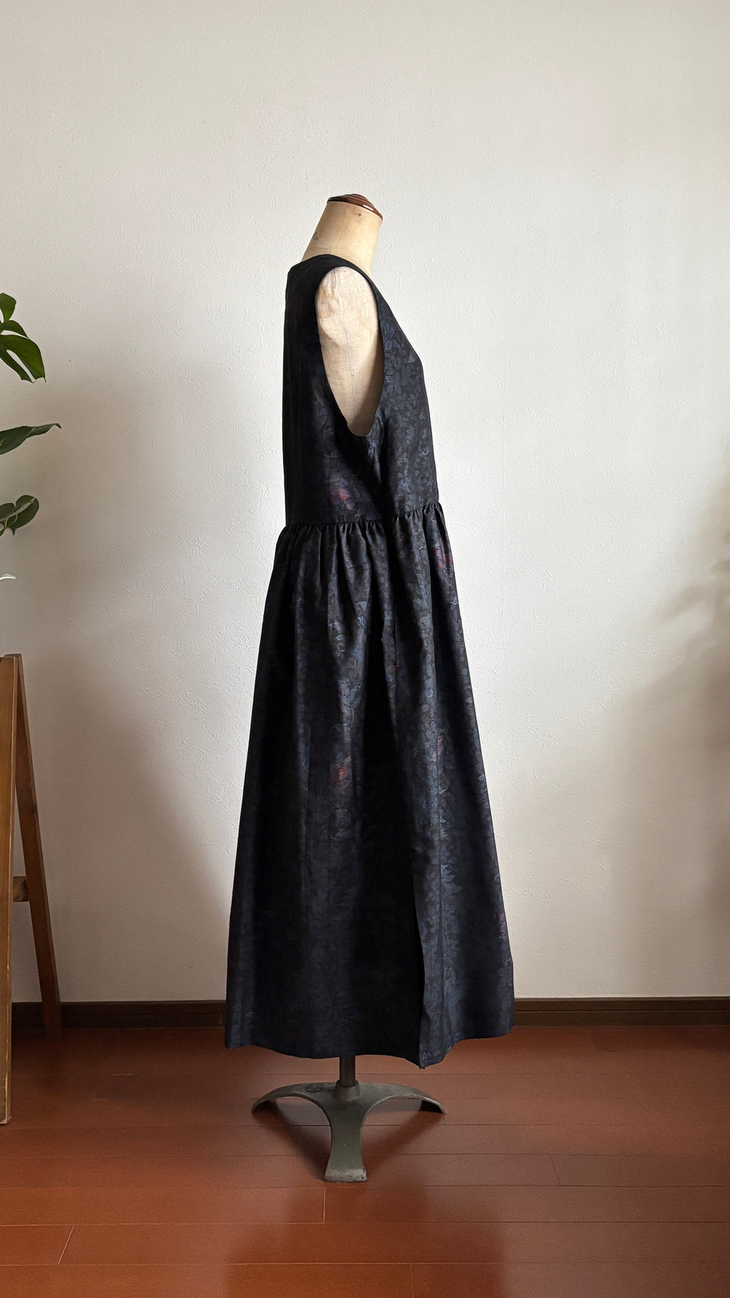 44－＼美緒 -MIO-／大島紬カシュクールワンピース 身幅53cm 着丈119cm  証紙付き