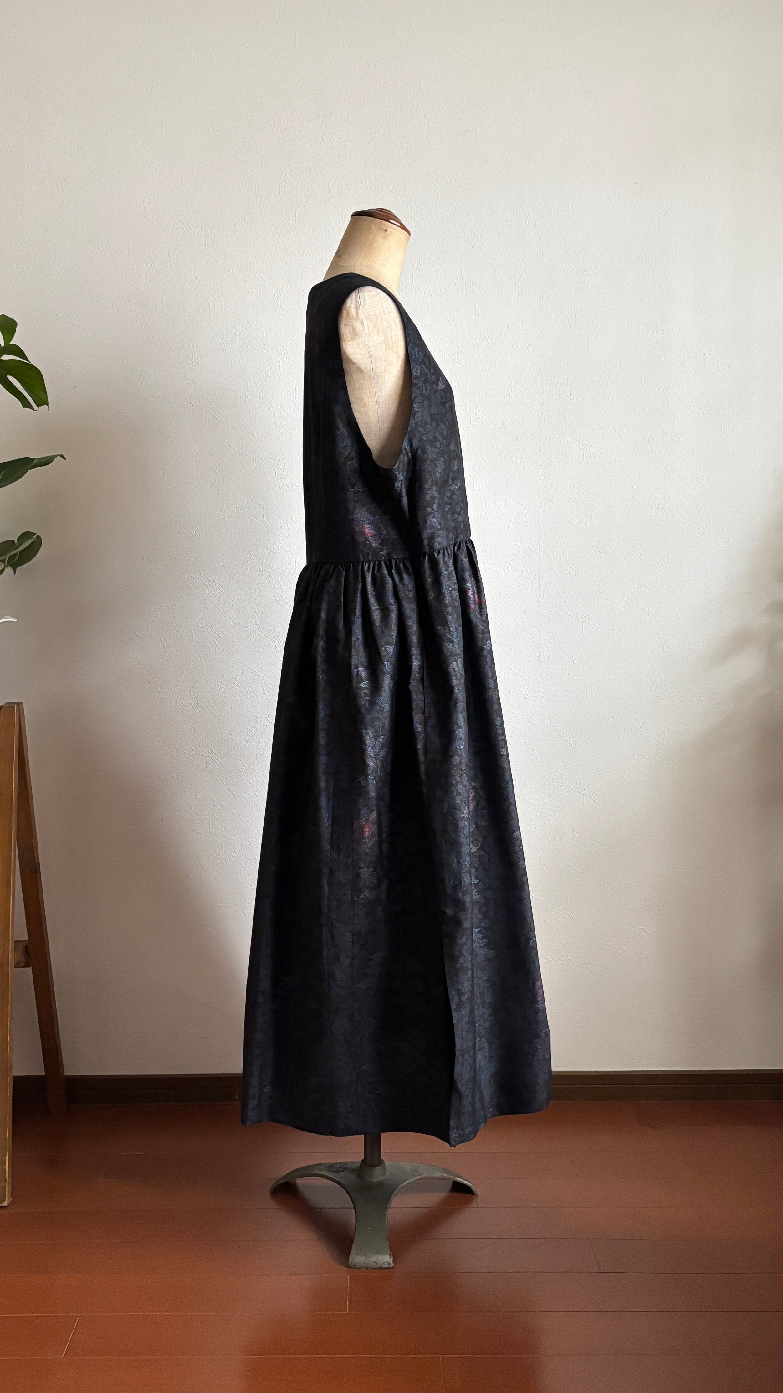 44－＼美緒 -MIO-／大島紬カシュクールワンピース 身幅53cm 着丈119cm  証紙付き