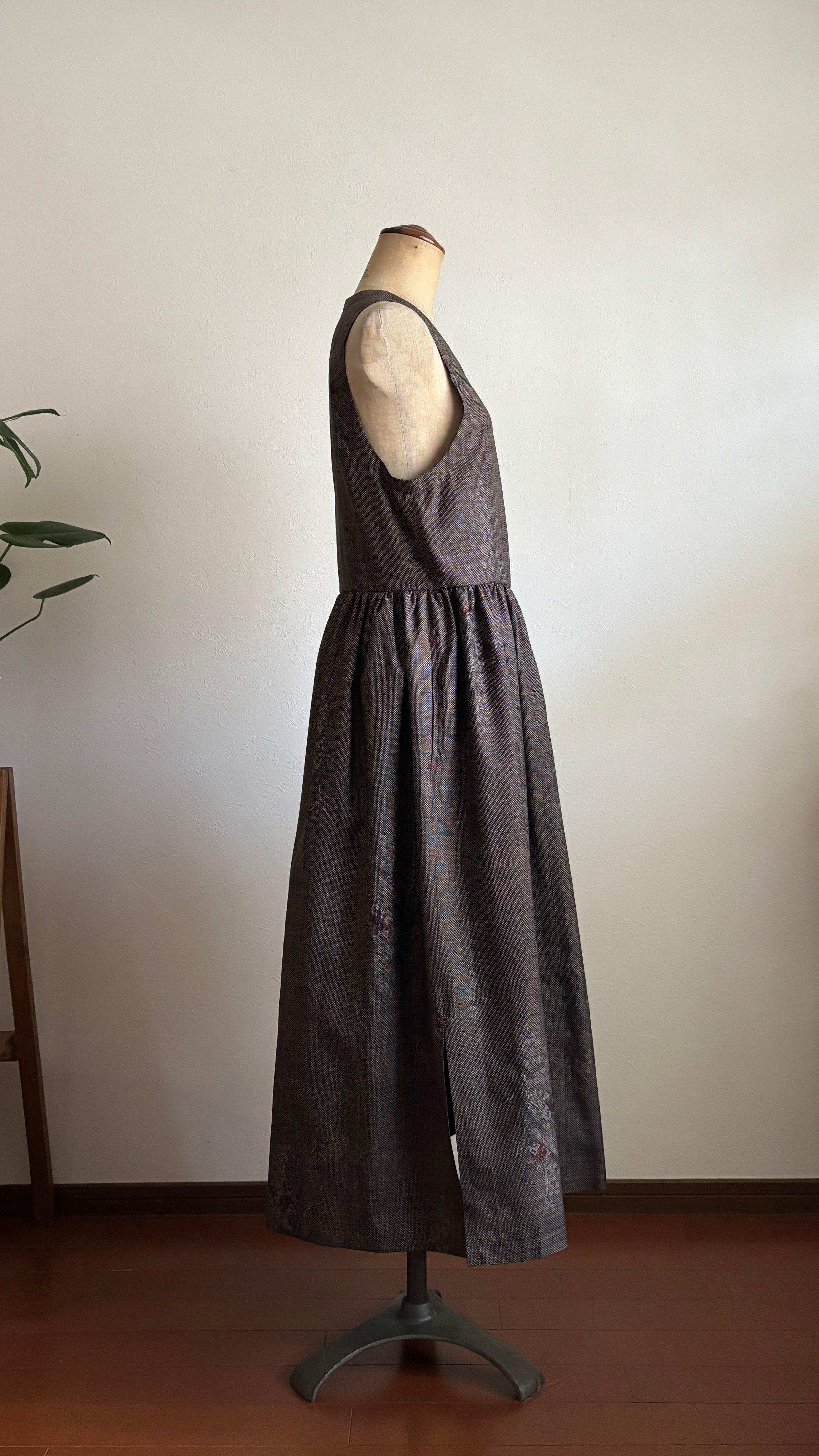 02－＼ 勿忘草 －WASURENAGUSA－ ／大島紬カシュクールワンピース  身幅44cm  着丈117cm