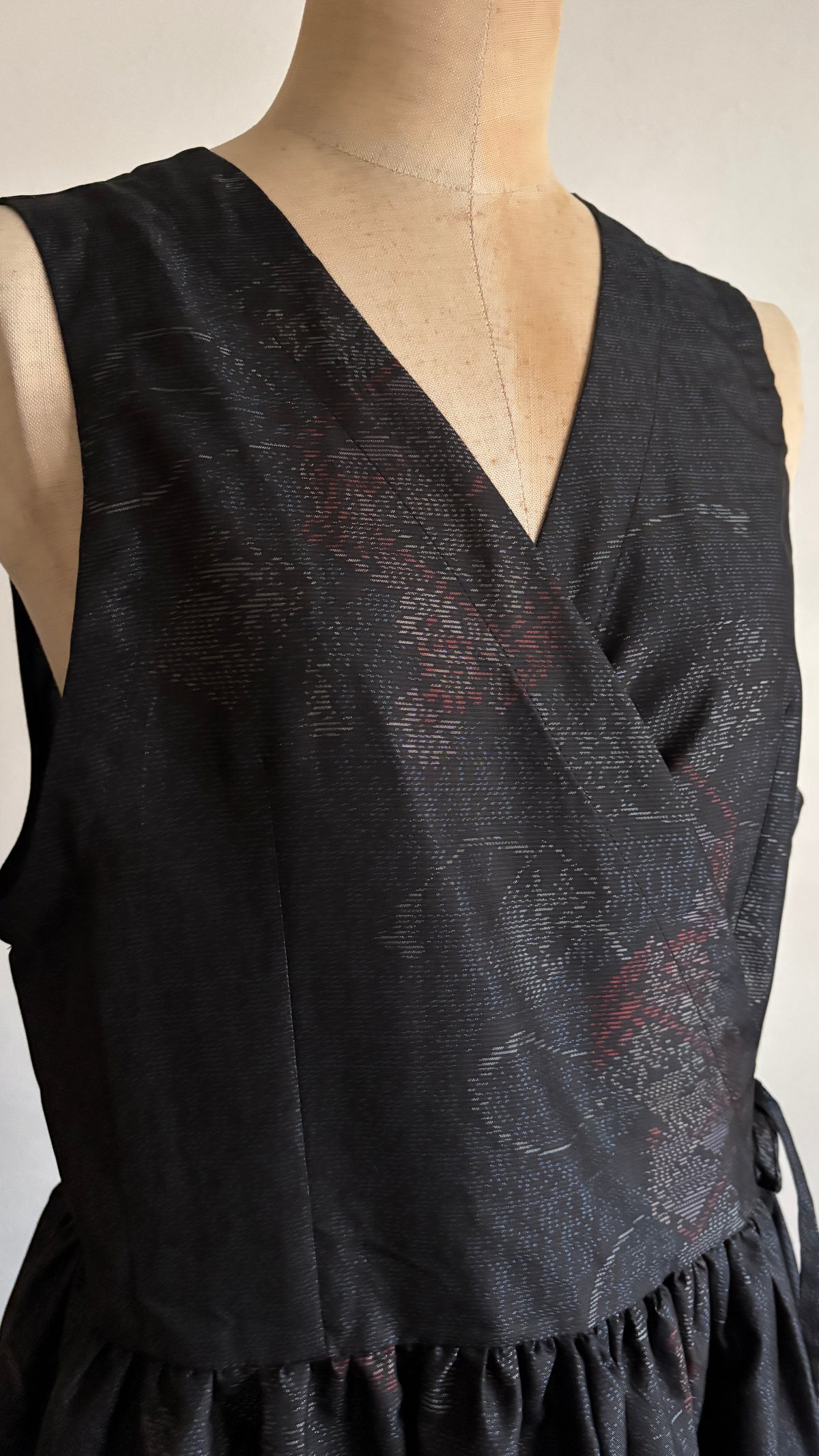 15－＼ 絲 －ITO－ ／大島紬カシュクールワンピース　身幅48cm  着丈116.5cm