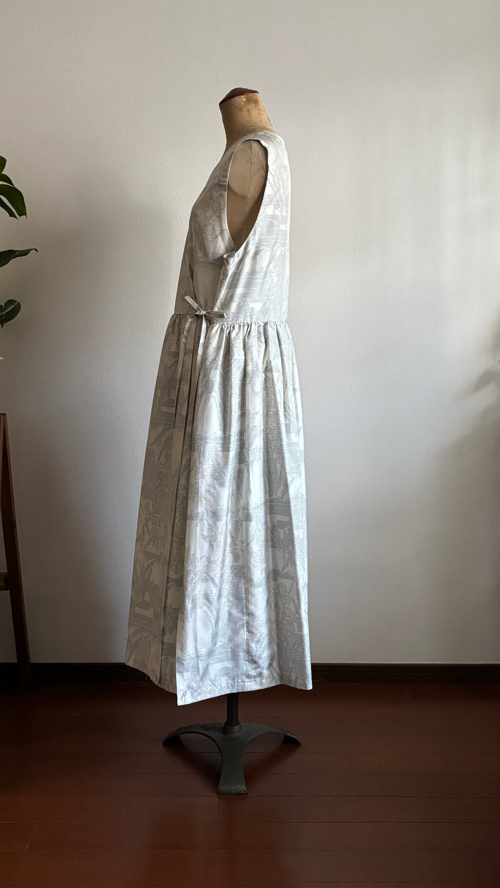 27－＼白奏 -SHIRAKANA-／大島紬カシュクールワンピース 身幅53cm 着丈115cm