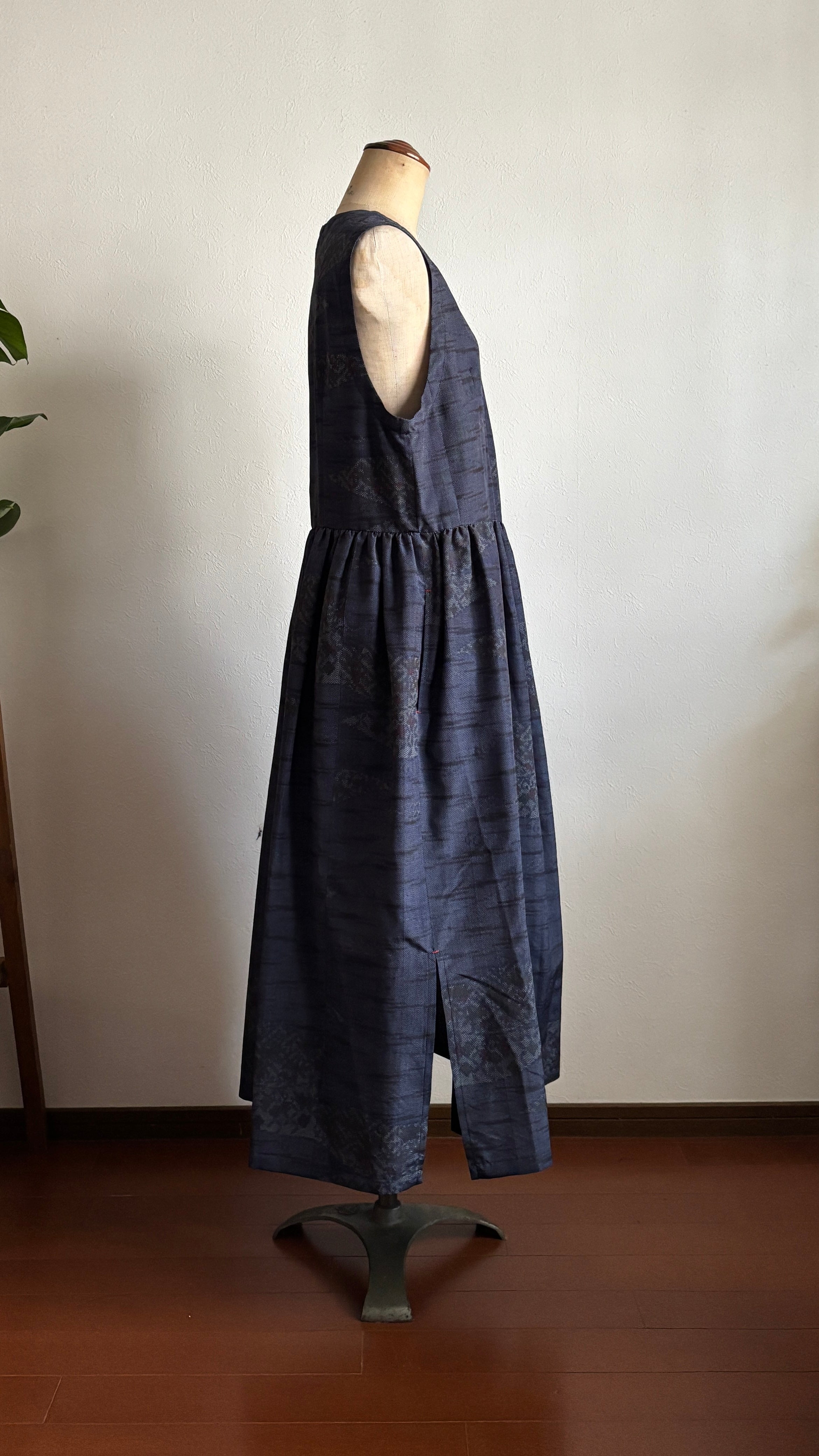 36－＼御幸 -MIYUKI-／大島紬カシュクールワンピース身幅53cm  着丈119cm