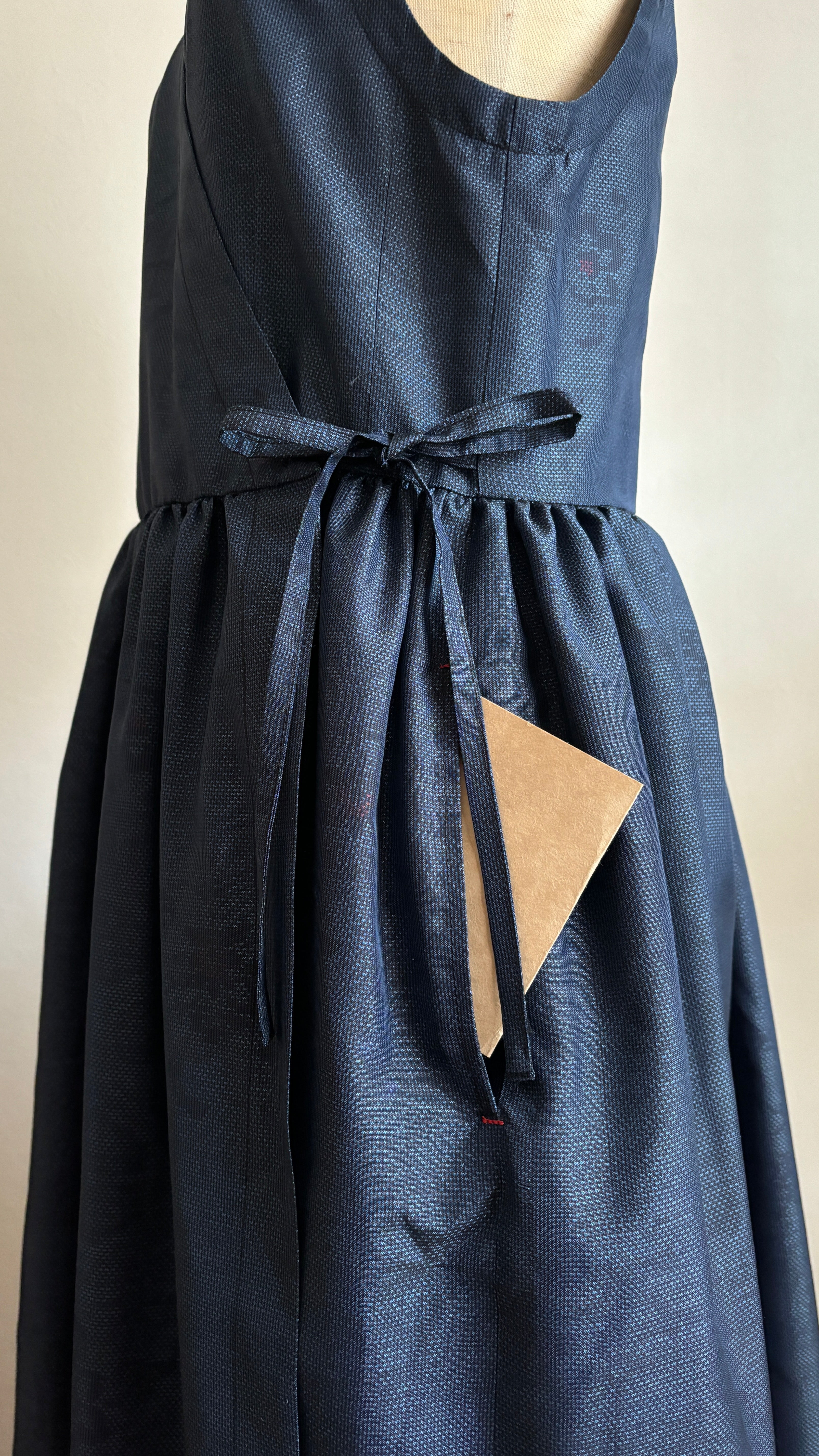 10－＼ 淡藍 －TANRAN－ ／  大島紬カシュクールワンピース　身幅45cm  着丈118cm