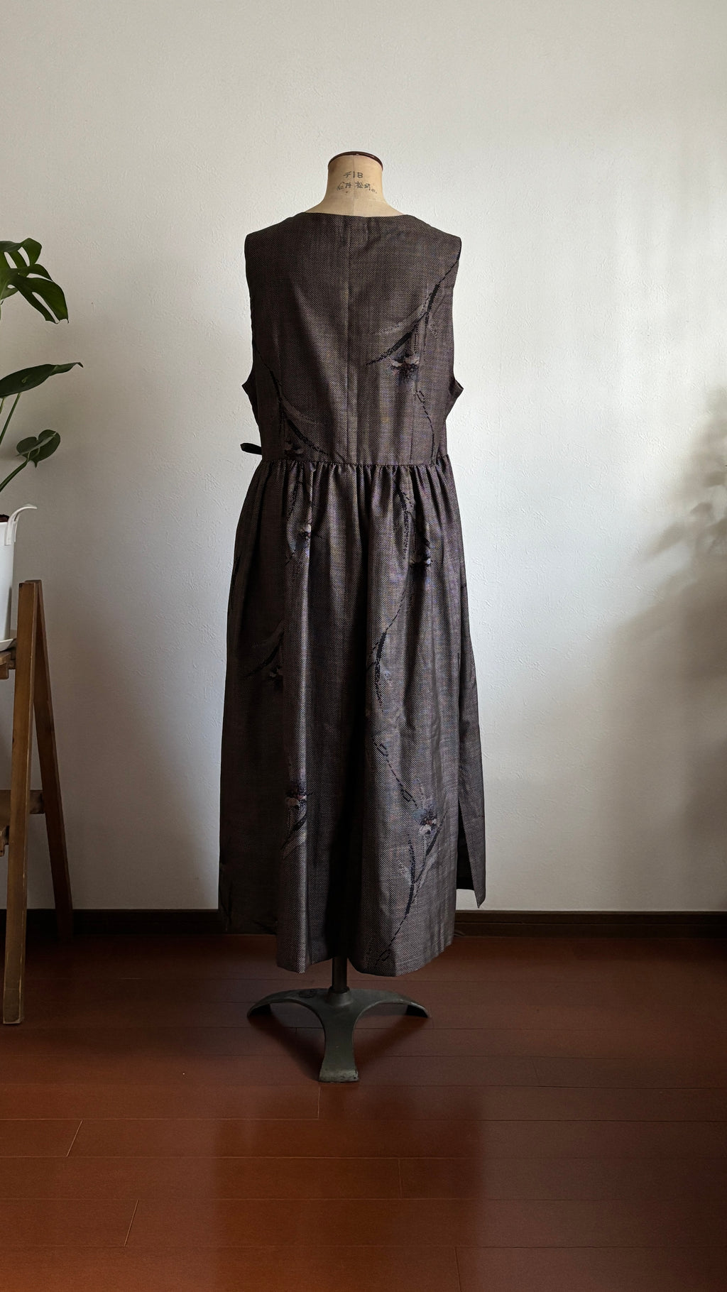 28－＼彩芽 -AYAME-／大島紬カシュクールワンピース 身幅53cm 着丈118cm