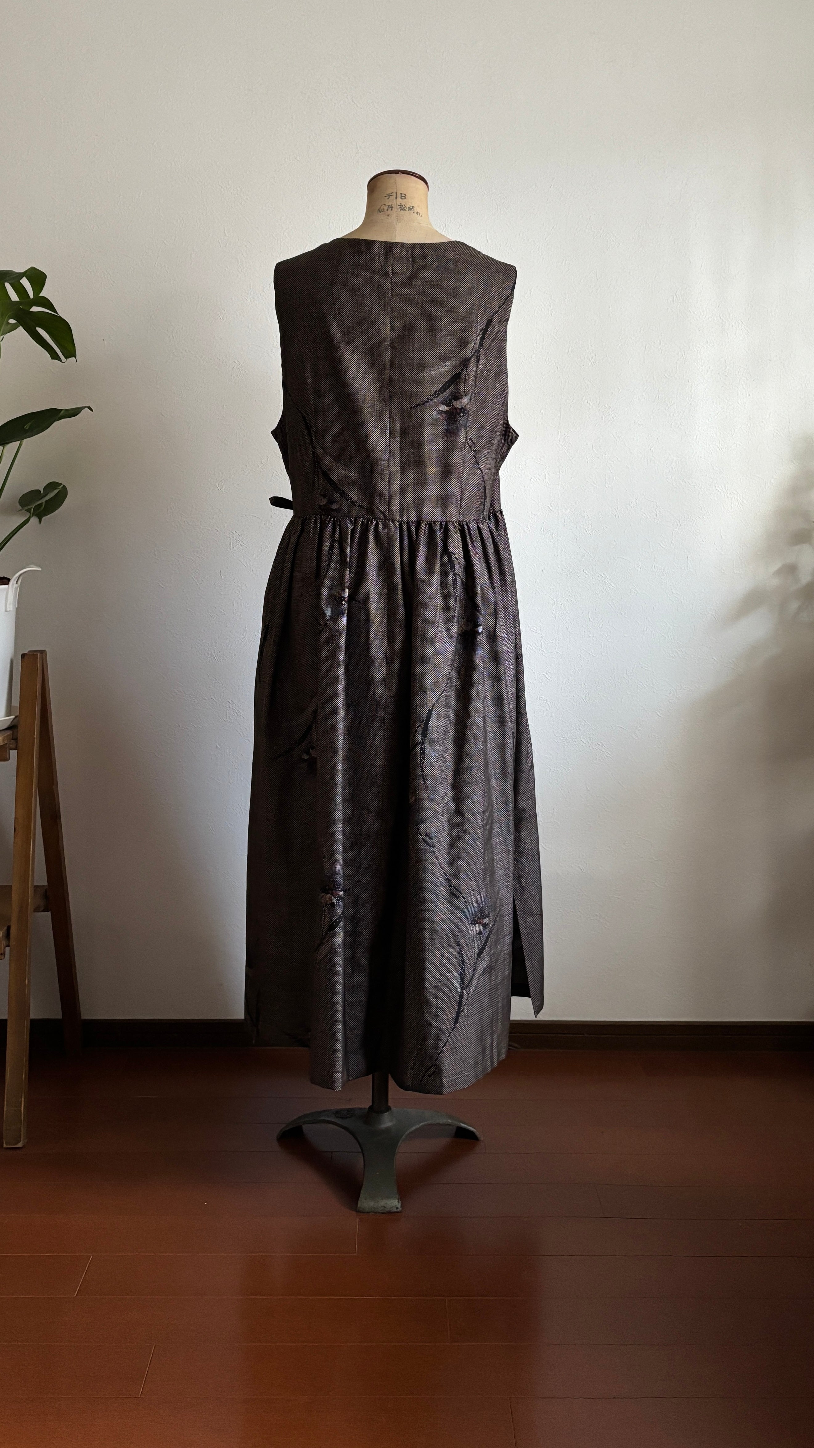 28－＼彩芽 -AYAME-／大島紬カシュクールワンピース 身幅53cm 着丈118cm