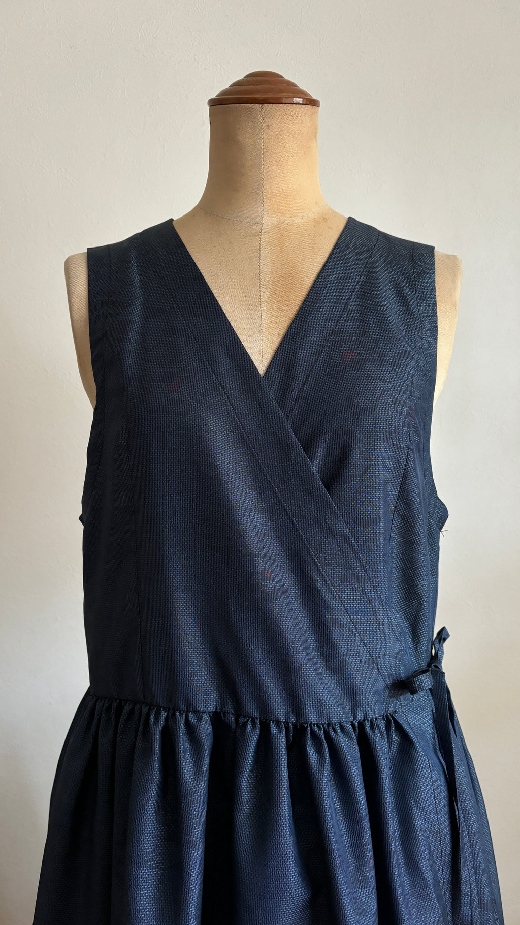 10－＼ 淡藍 －TANRAN－ ／  大島紬カシュクールワンピース　身幅45cm  着丈118cm