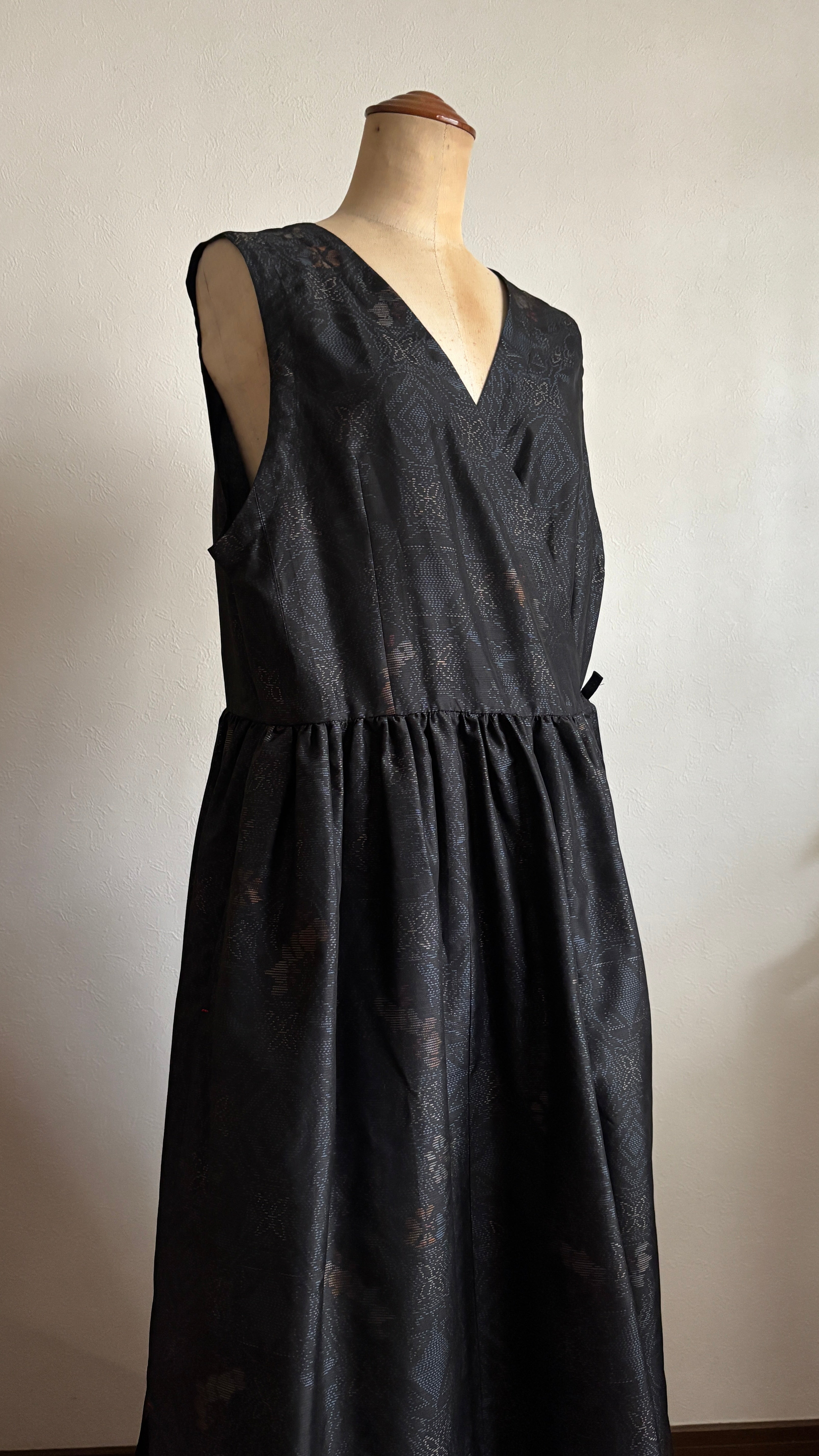 39－＼深月 -MITSUKI-／大島紬カシュクールワンピース 身幅53cm 着丈113cm