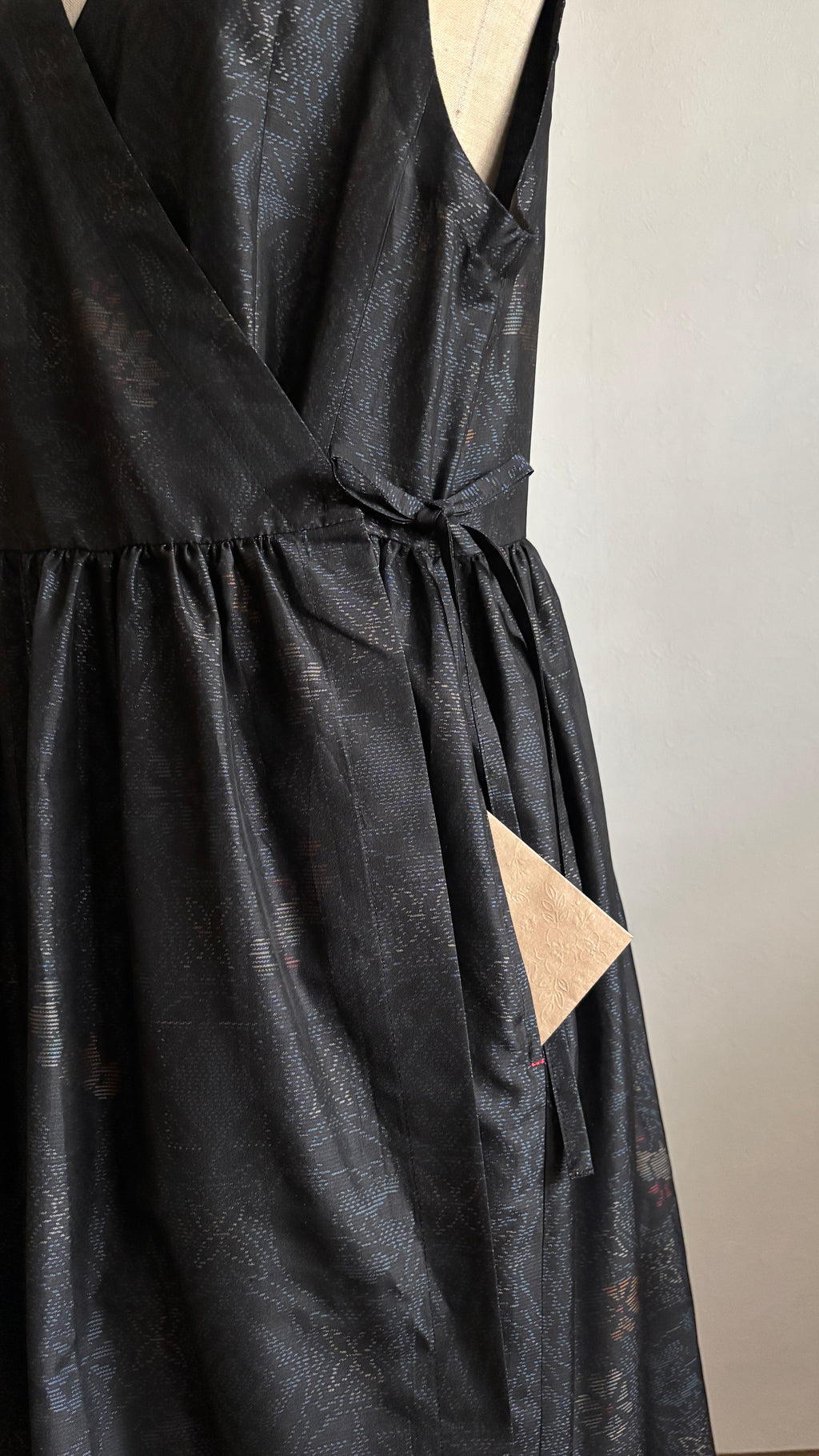 39－＼深月 -MITSUKI-／大島紬カシュクールワンピース 身幅53cm 着丈113cm
