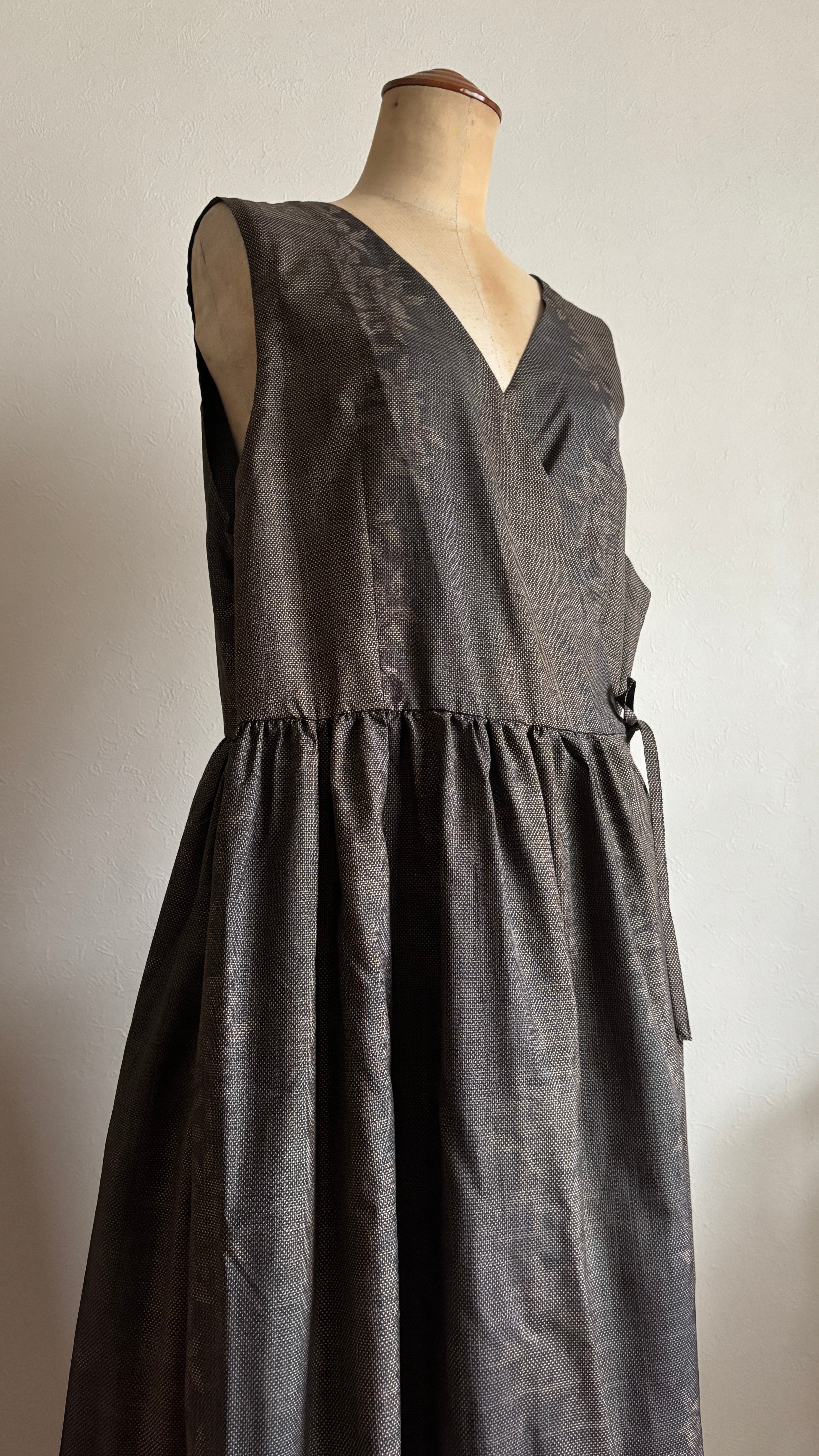 30－＼ しぐれ －SHIGURE－ ／ 大島紬カシュクールワンピース 身幅53cm 着丈113cm