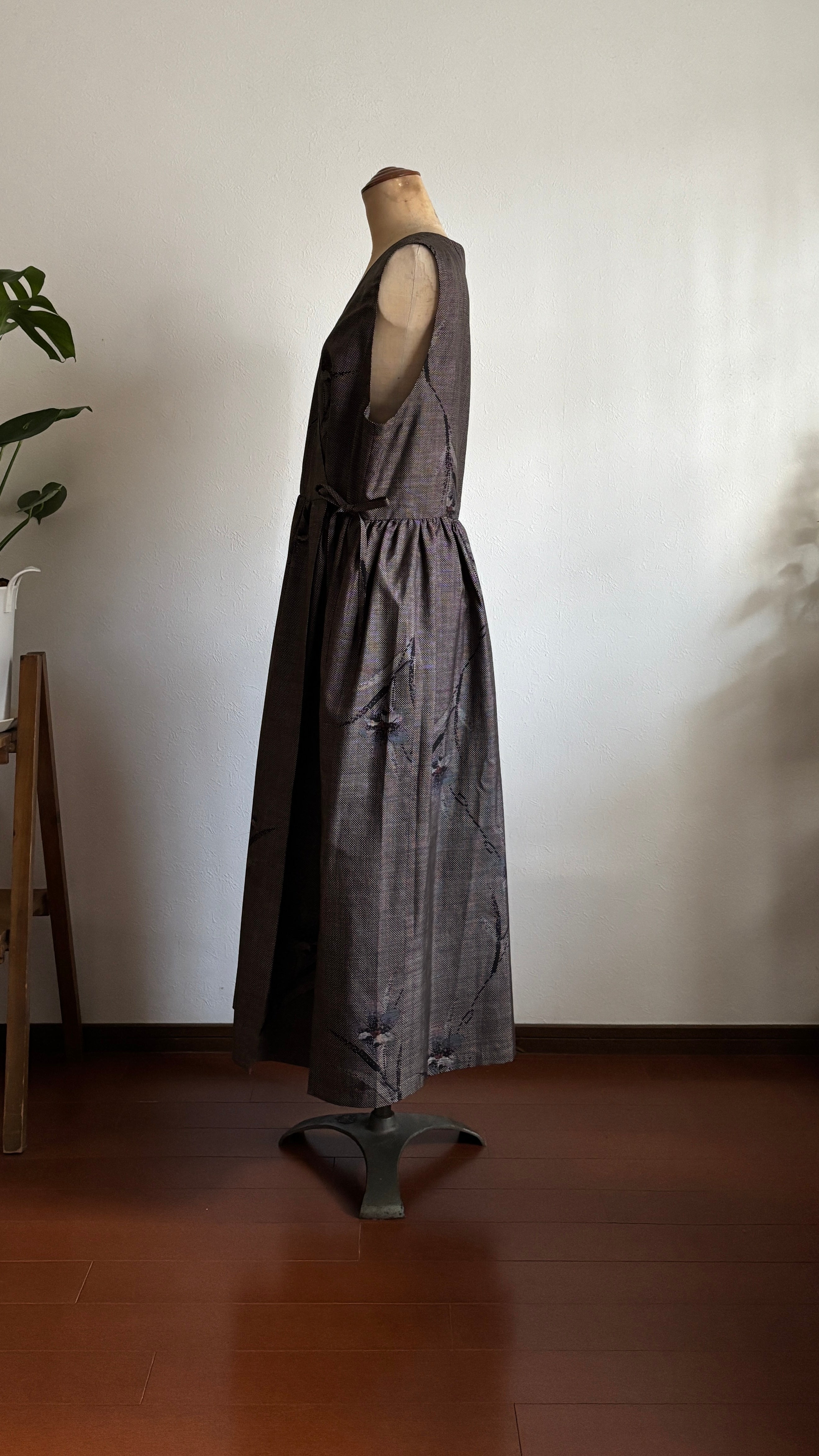 28－＼彩芽 -AYAME-／大島紬カシュクールワンピース 身幅53cm 着丈118cm