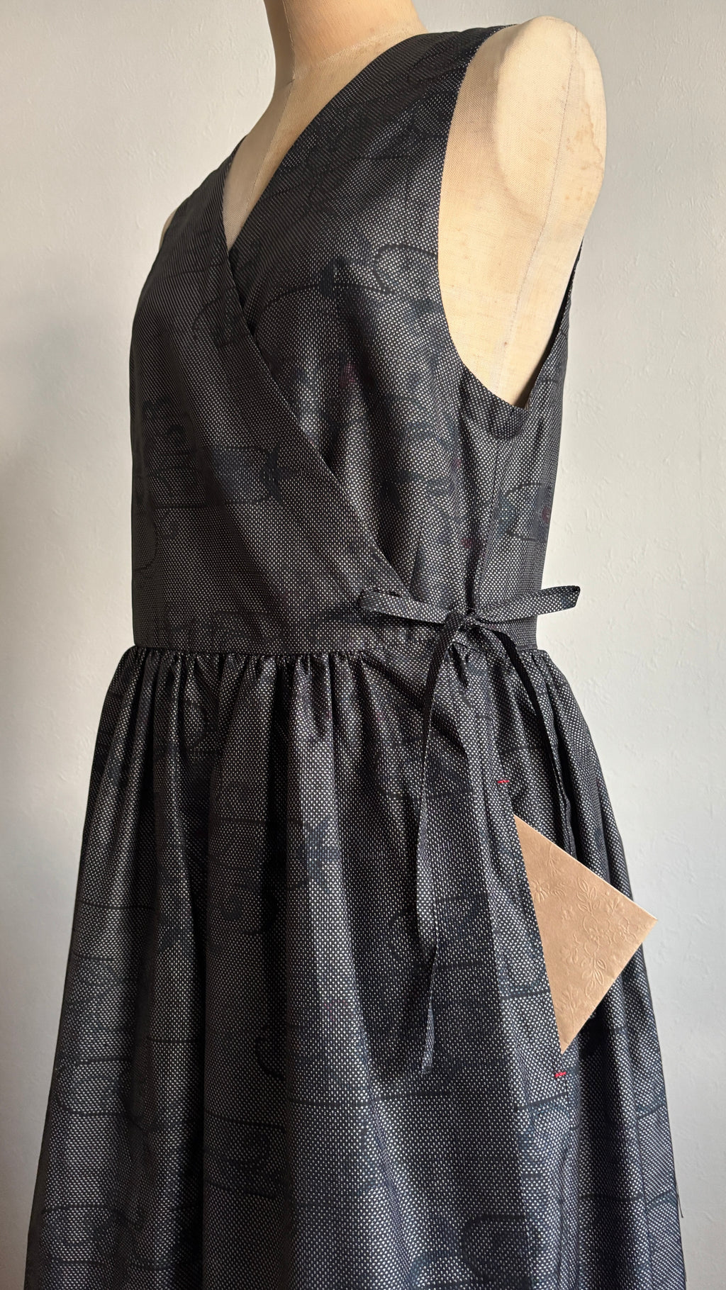 09－＼紗良-SARA-／大島紬カシュクールワンピース　身幅45cm  着丈118cm