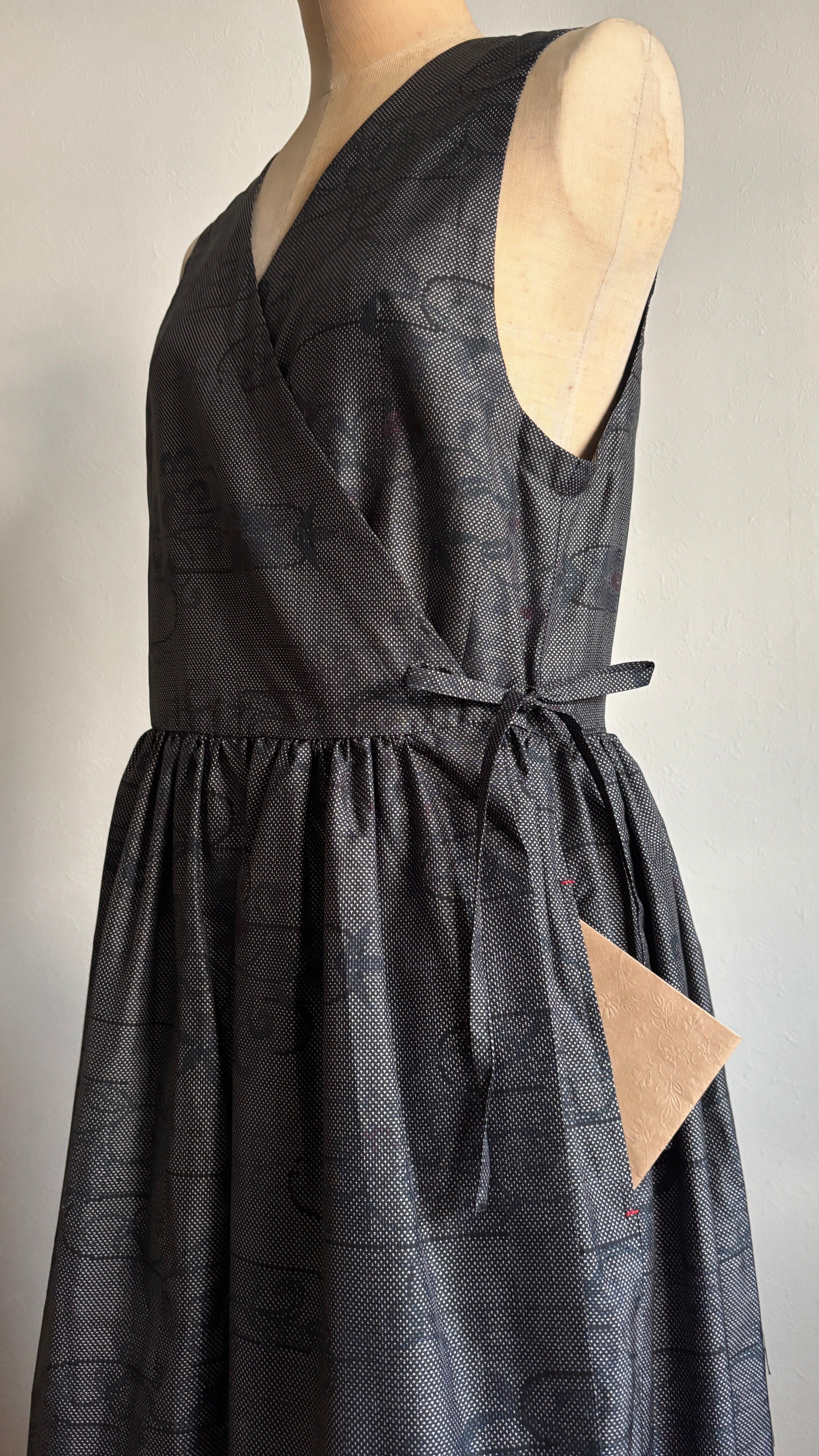09－＼紗良-SARA-／大島紬カシュクールワンピース　身幅45cm  着丈118cm