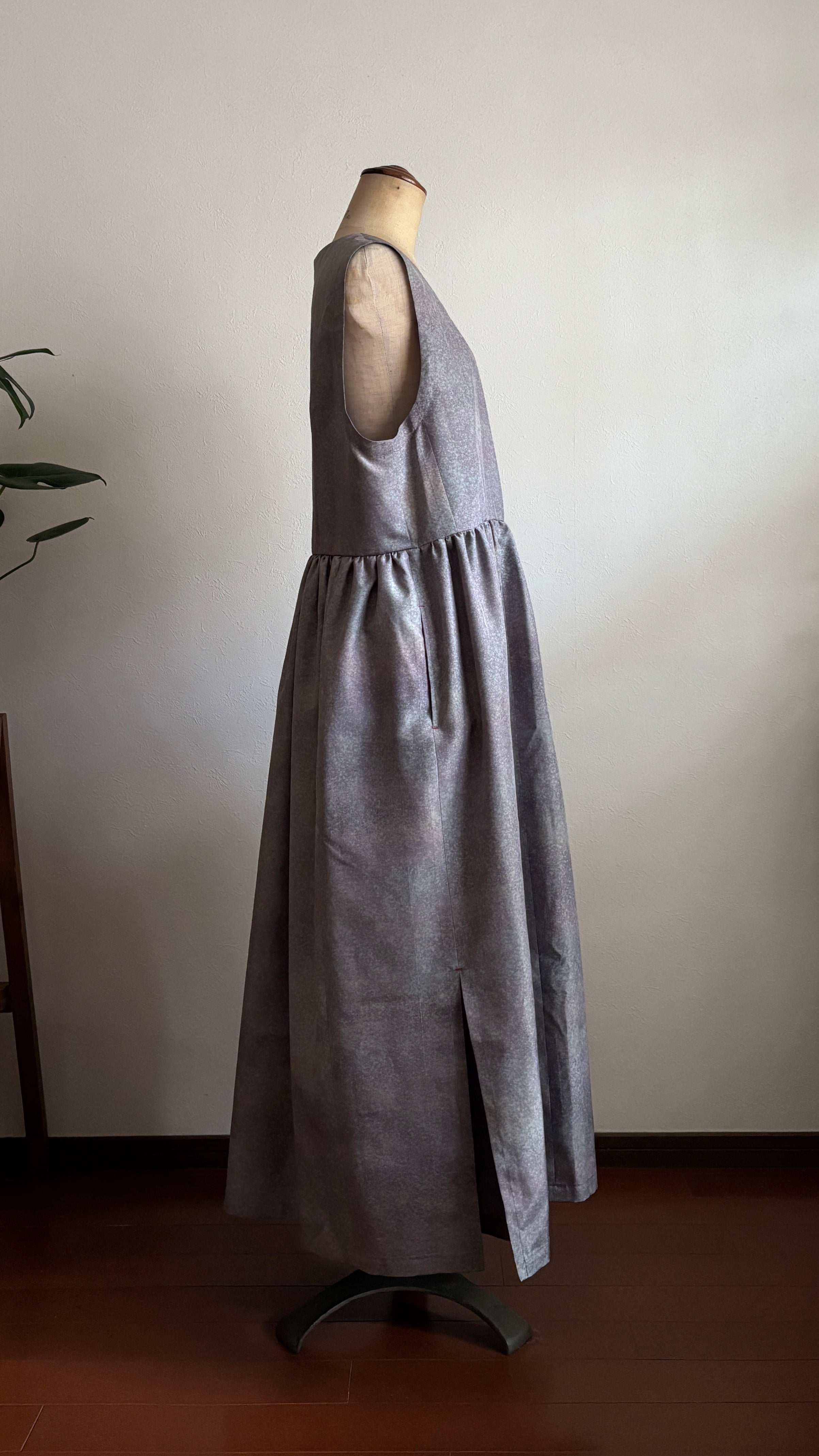 20－＼ 淡藤 －AWAFUJI－ ／ 大島紬カシュクールワンピース  身幅53cm  着丈123.5cm