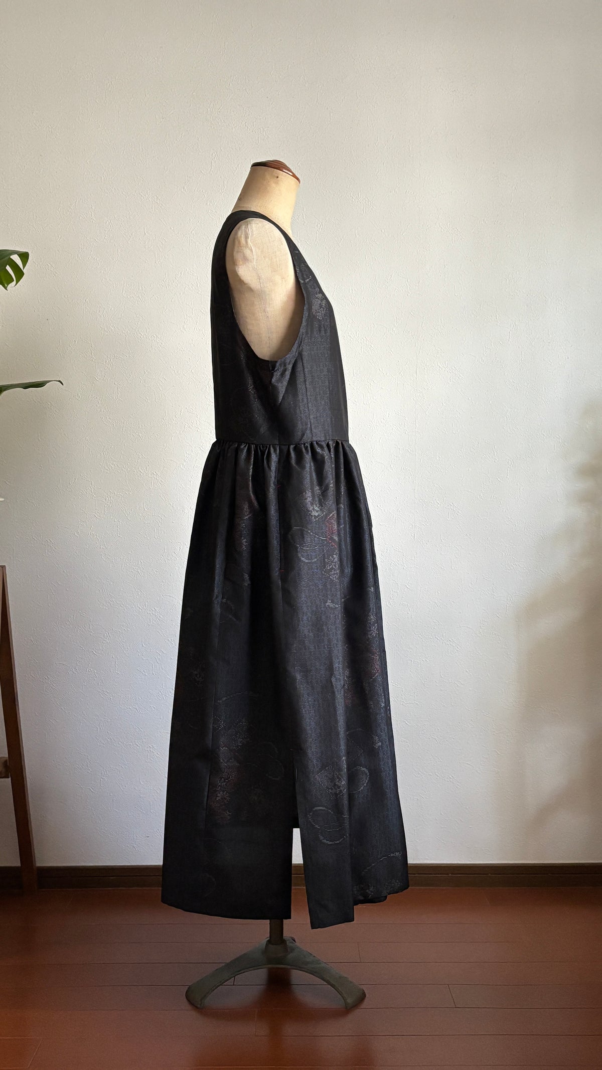 15－＼ 絲 －ITO－ ／大島紬カシュクールワンピース　身幅48cm  着丈116.5cm
