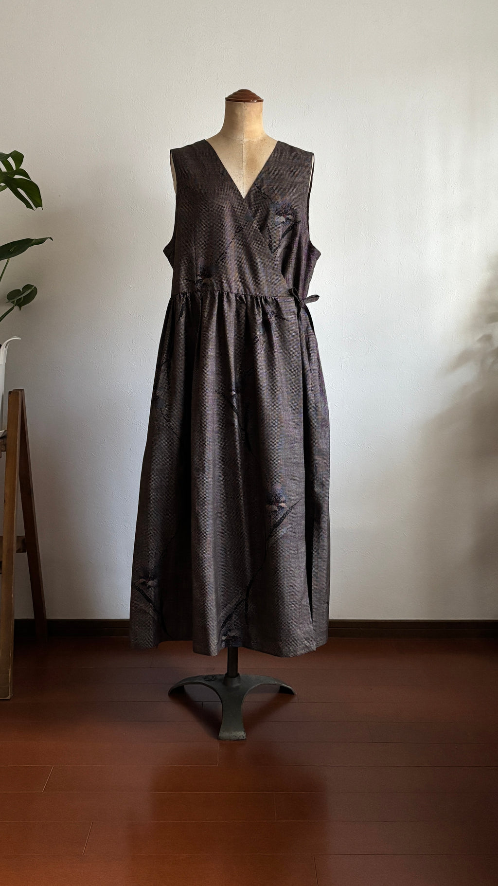 28－＼彩芽 -AYAME-／大島紬カシュクールワンピース 身幅53cm 着丈118cm