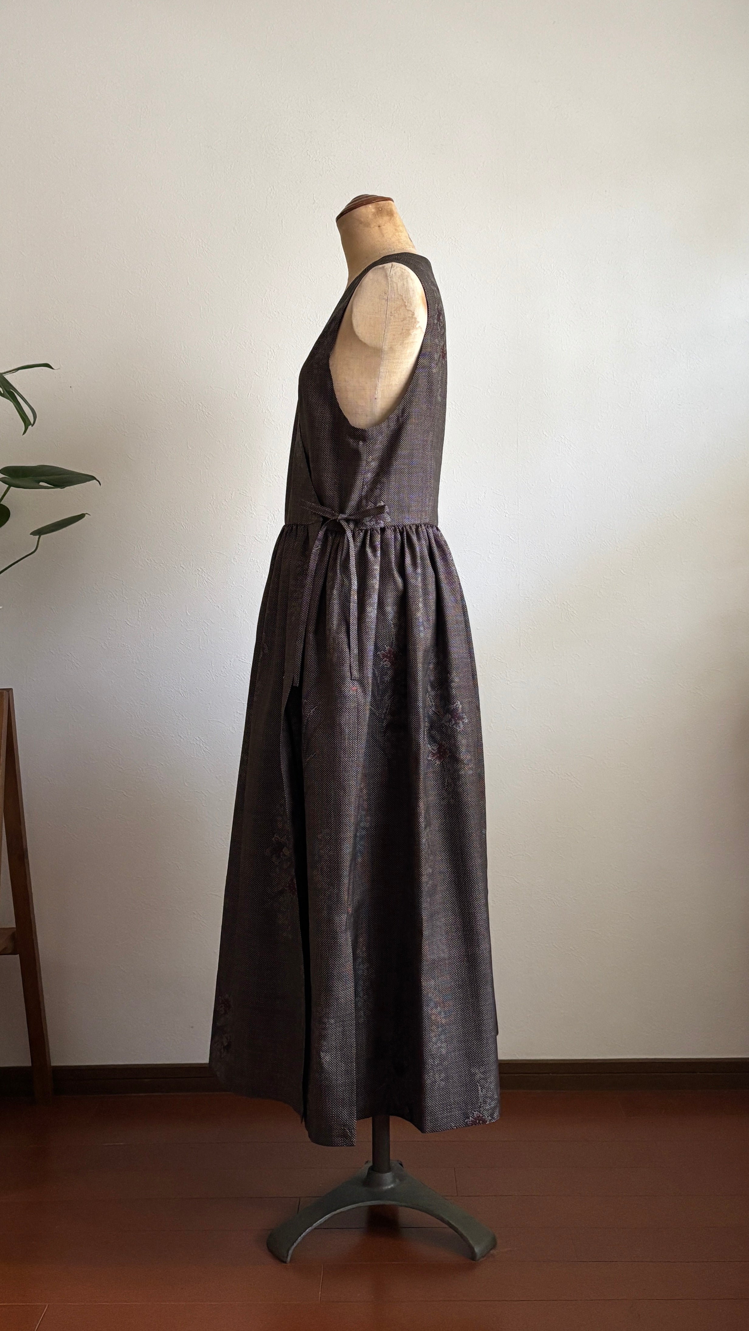02－＼ 勿忘草 －WASURENAGUSA－ ／大島紬カシュクールワンピース  身幅44cm  着丈117cm