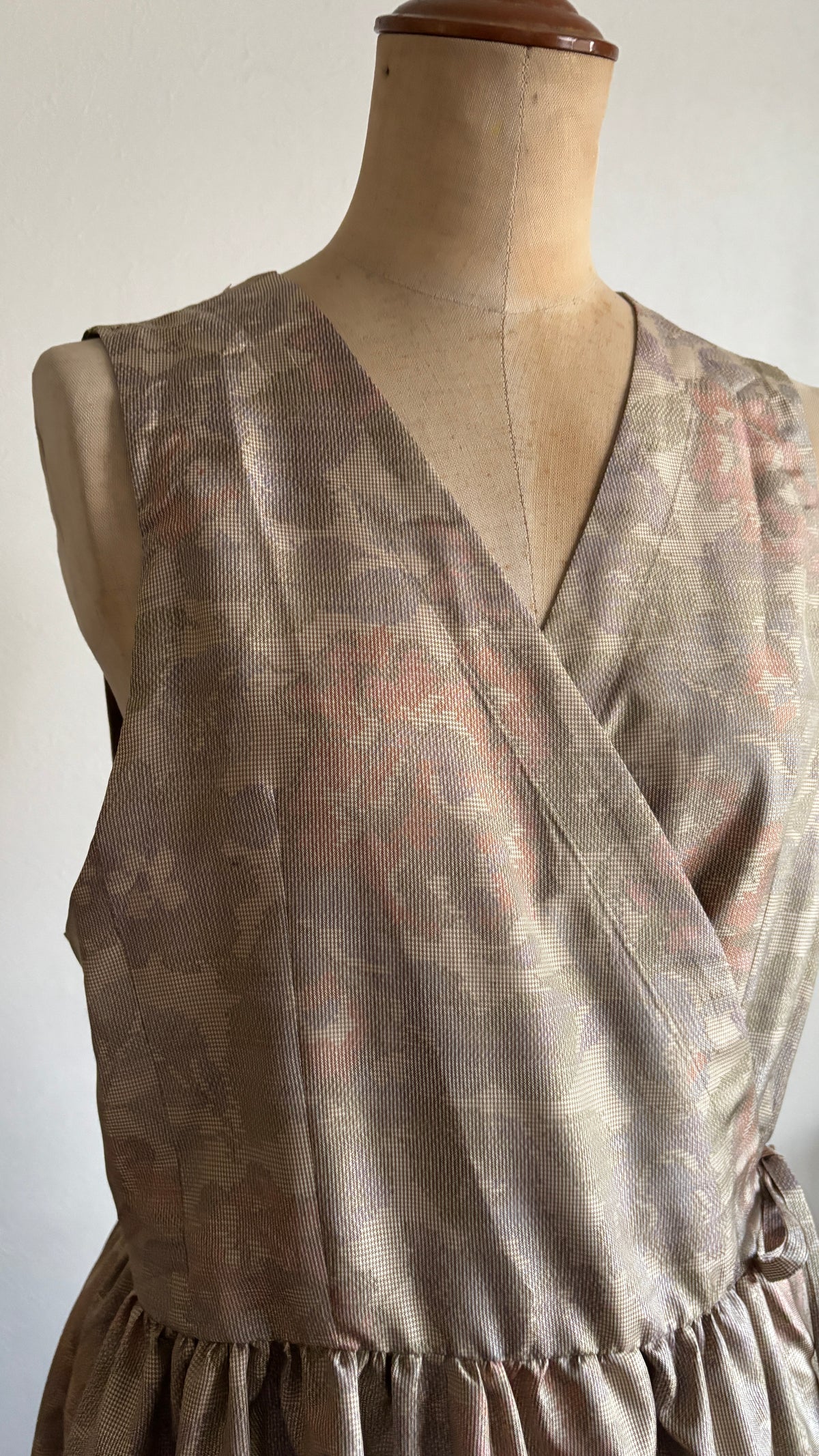 11－＼ 千花 －CHIKA－ ／大島紬カシュクールワンピース　身幅48cm  着丈115.5cm