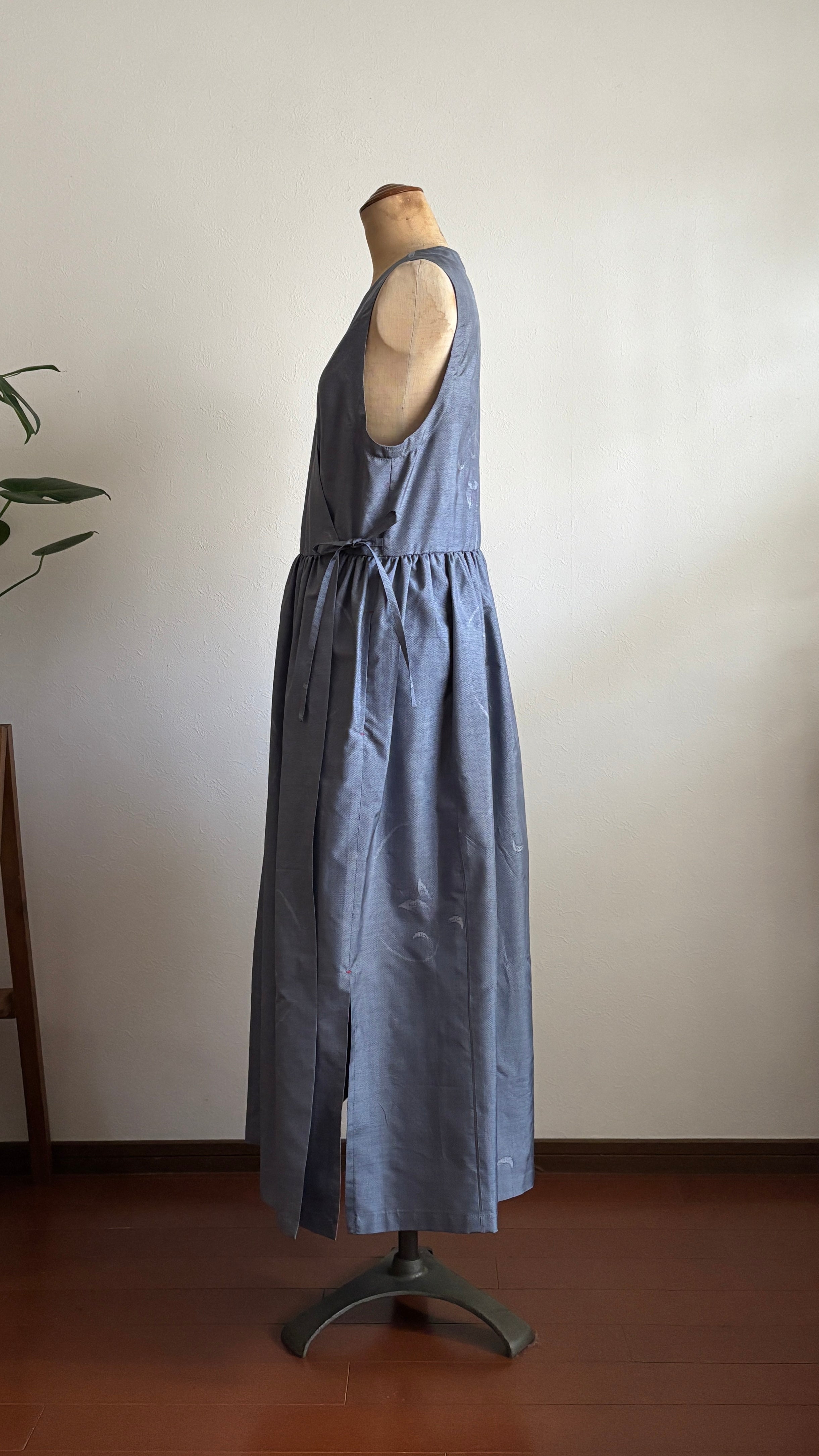 12－＼ 月白 －TSUKISHIRO－ ／ 大島紬カシュクールワンピース  身幅48cm  着丈118cm
