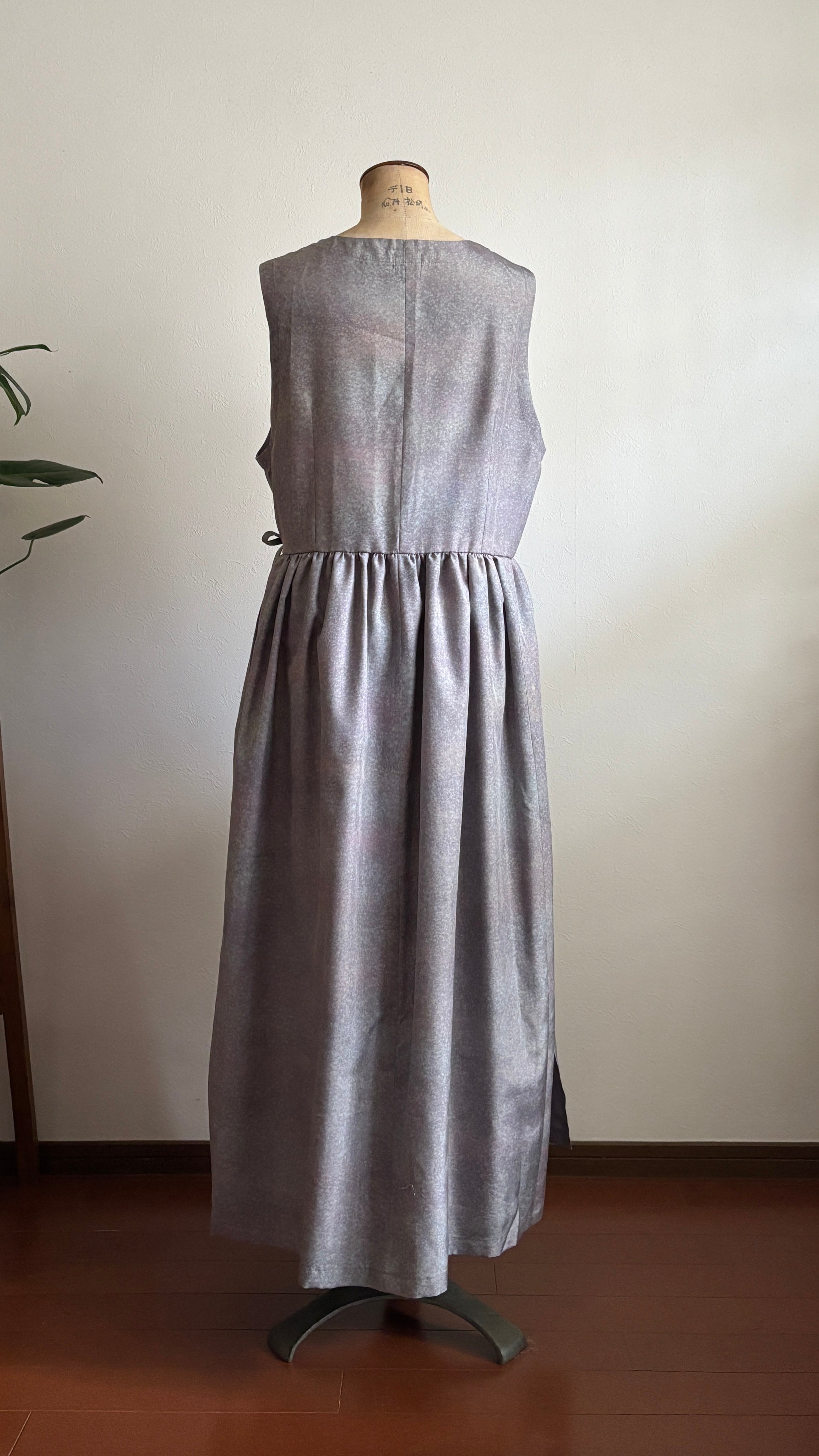 20－＼ 淡藤 －AWAFUJI－ ／ 大島紬カシュクールワンピース  身幅53cm  着丈123.5cm