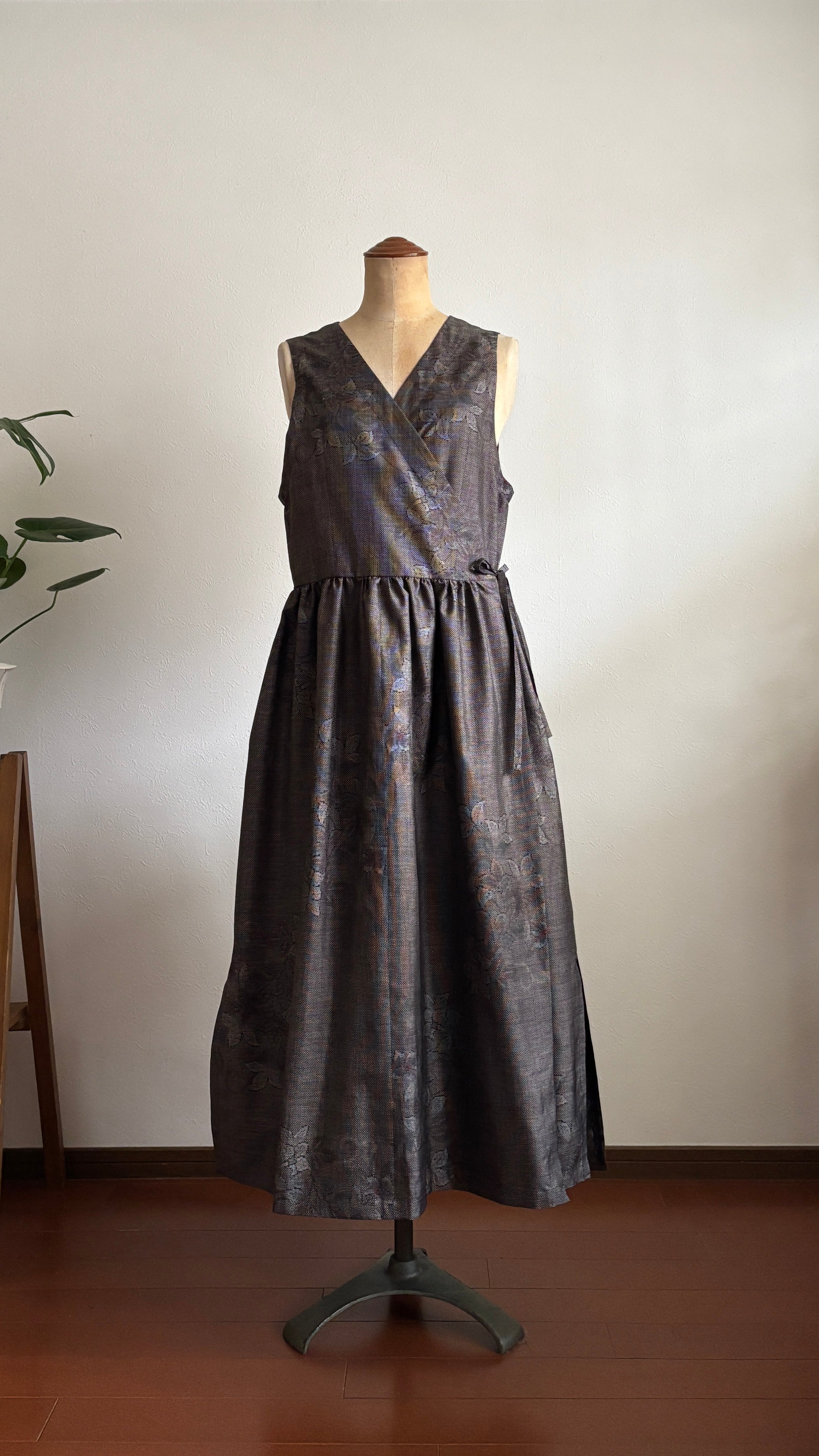 11－＼ 花夢 －HANAYUME－ ／ 大島紬カシュクールワンピース  身幅48cm  着丈117cm