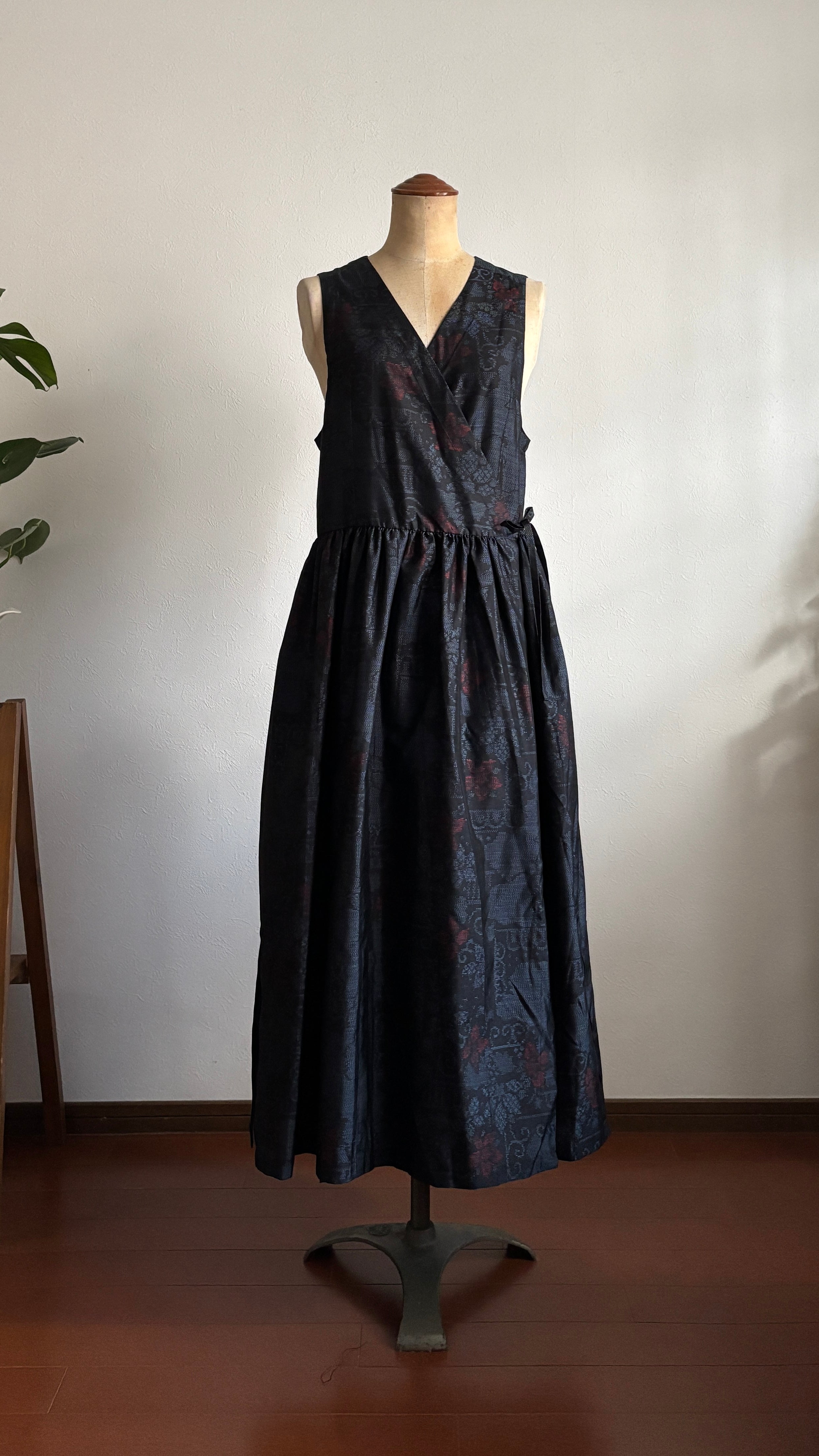 08－＼彩月 -AYATUKI-／大島紬カシュクールワンピース　身幅45cm  着丈118cm