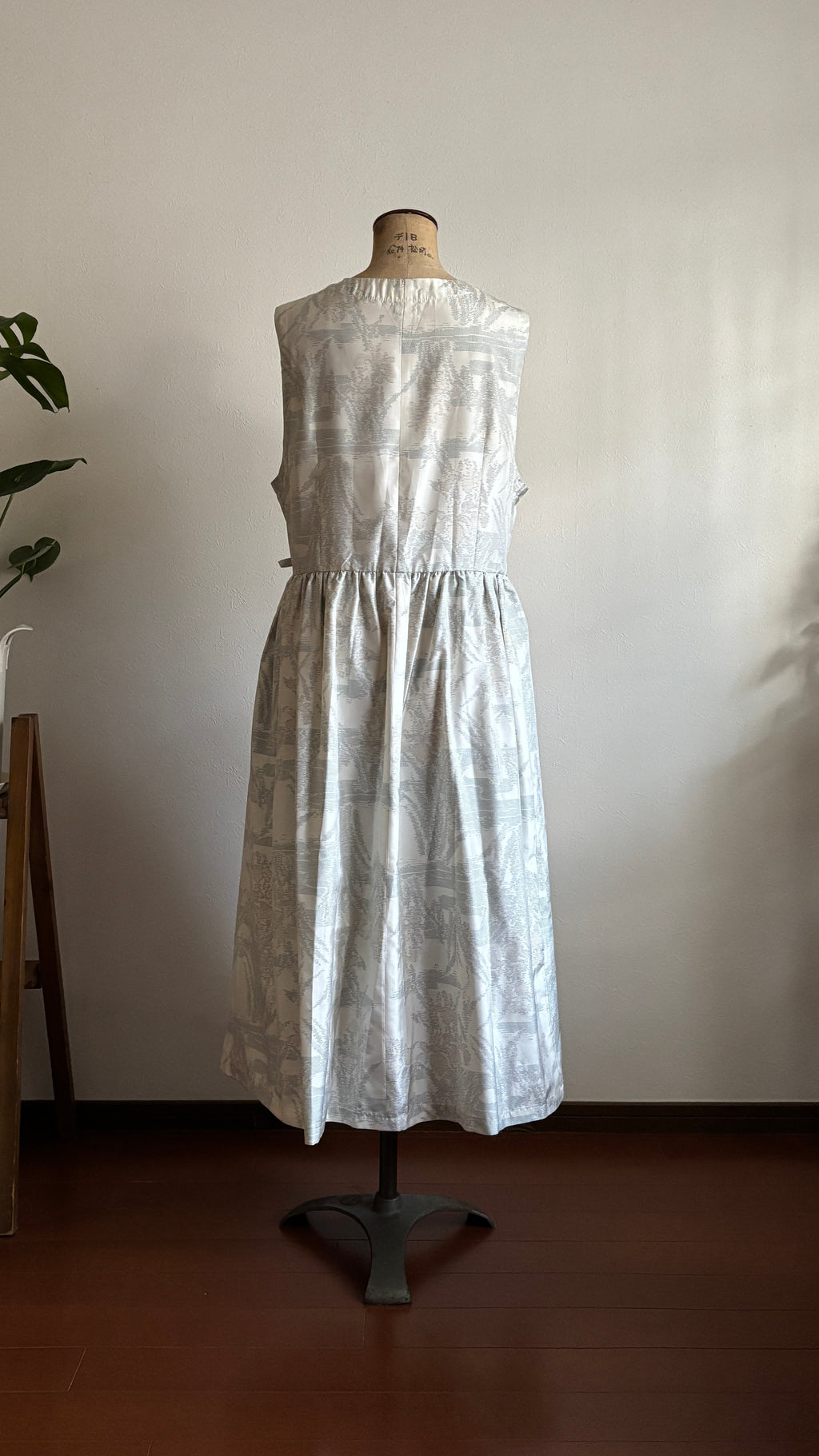 27－＼白奏 -SHIRAKANA-／大島紬カシュクールワンピース 身幅53cm 着丈115cm